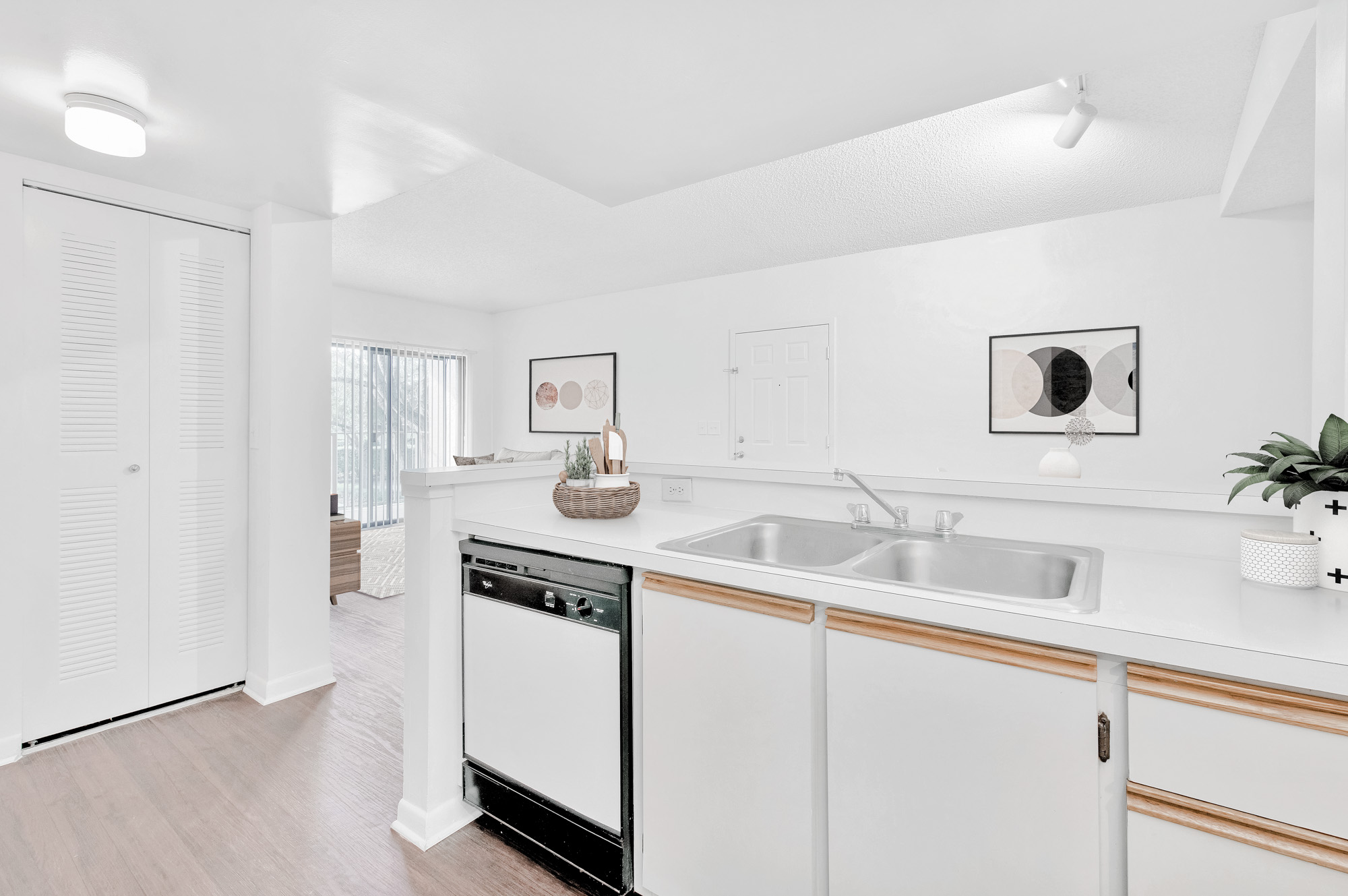 The interior of a kitchen at The Reserve at Ashely Lake apartments.