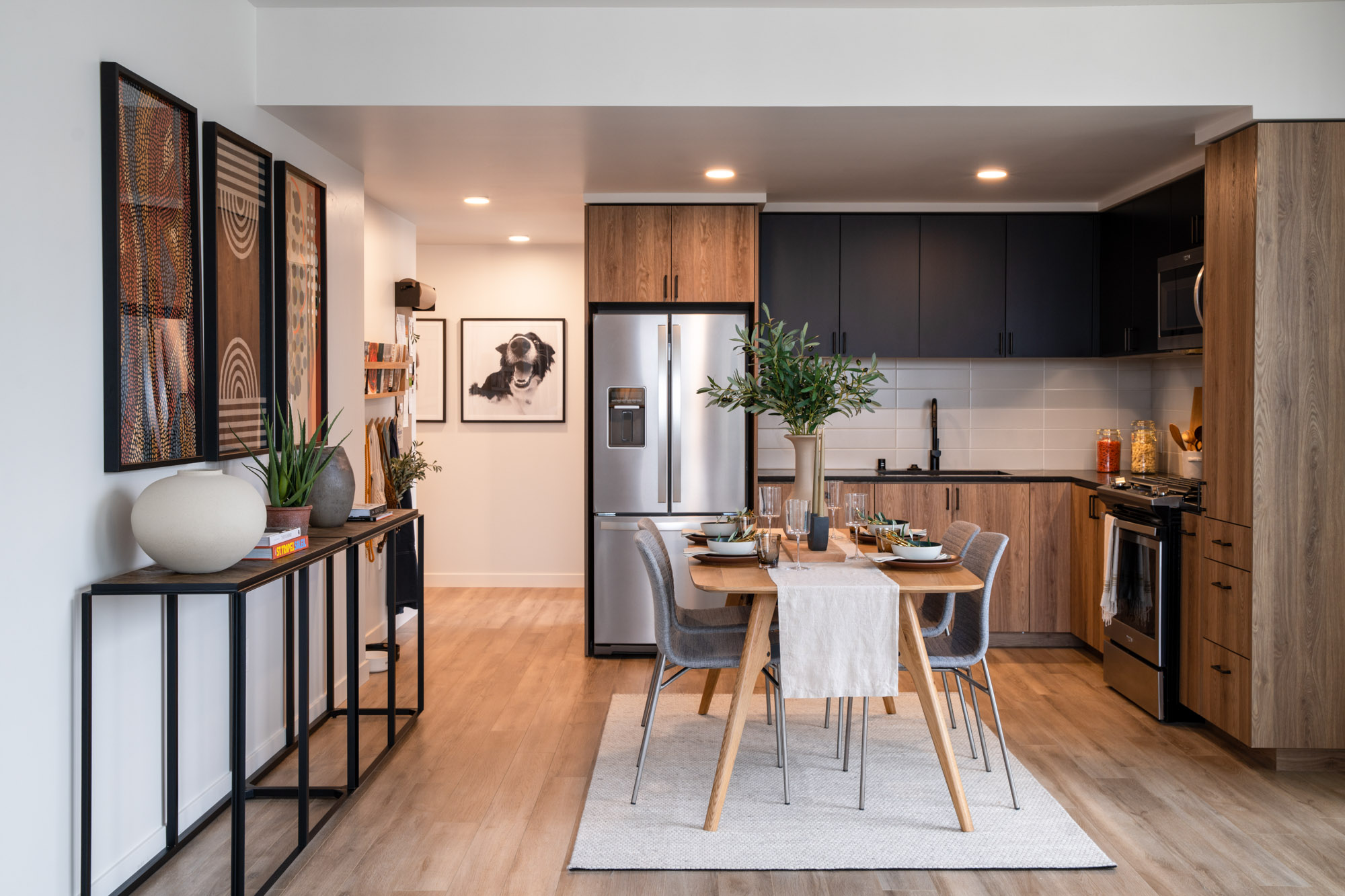 An apartment dining area at The George apartments in San Francisco, CA