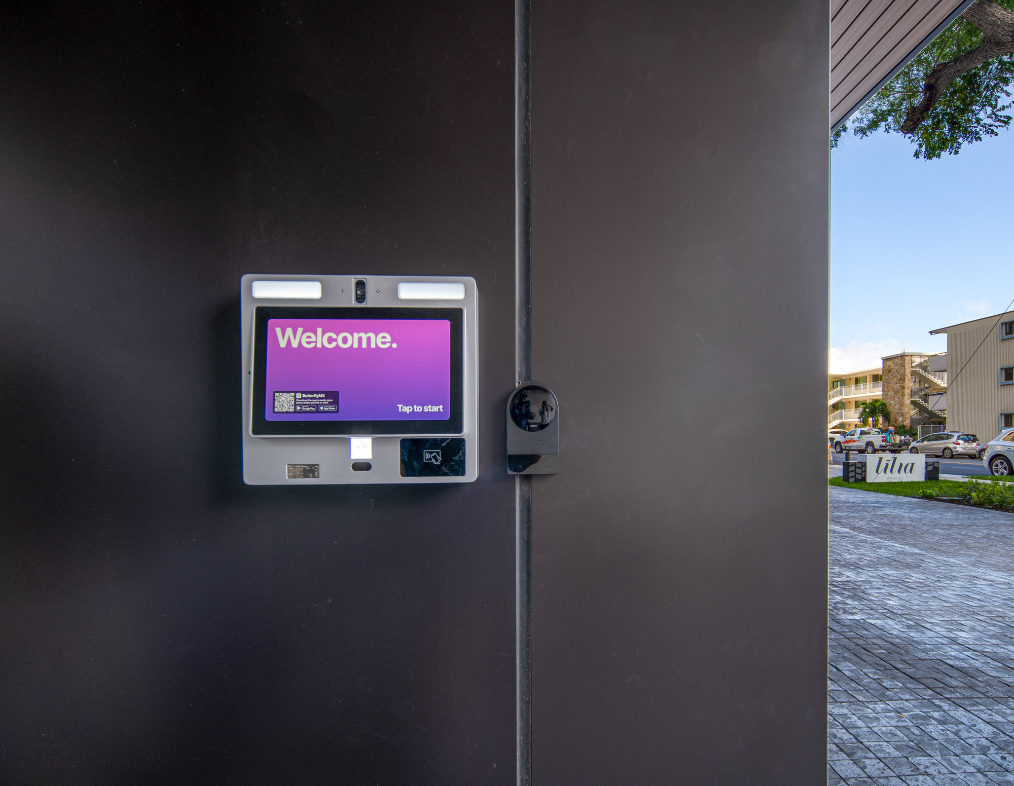 A keyless entry screen that says, "welcome."