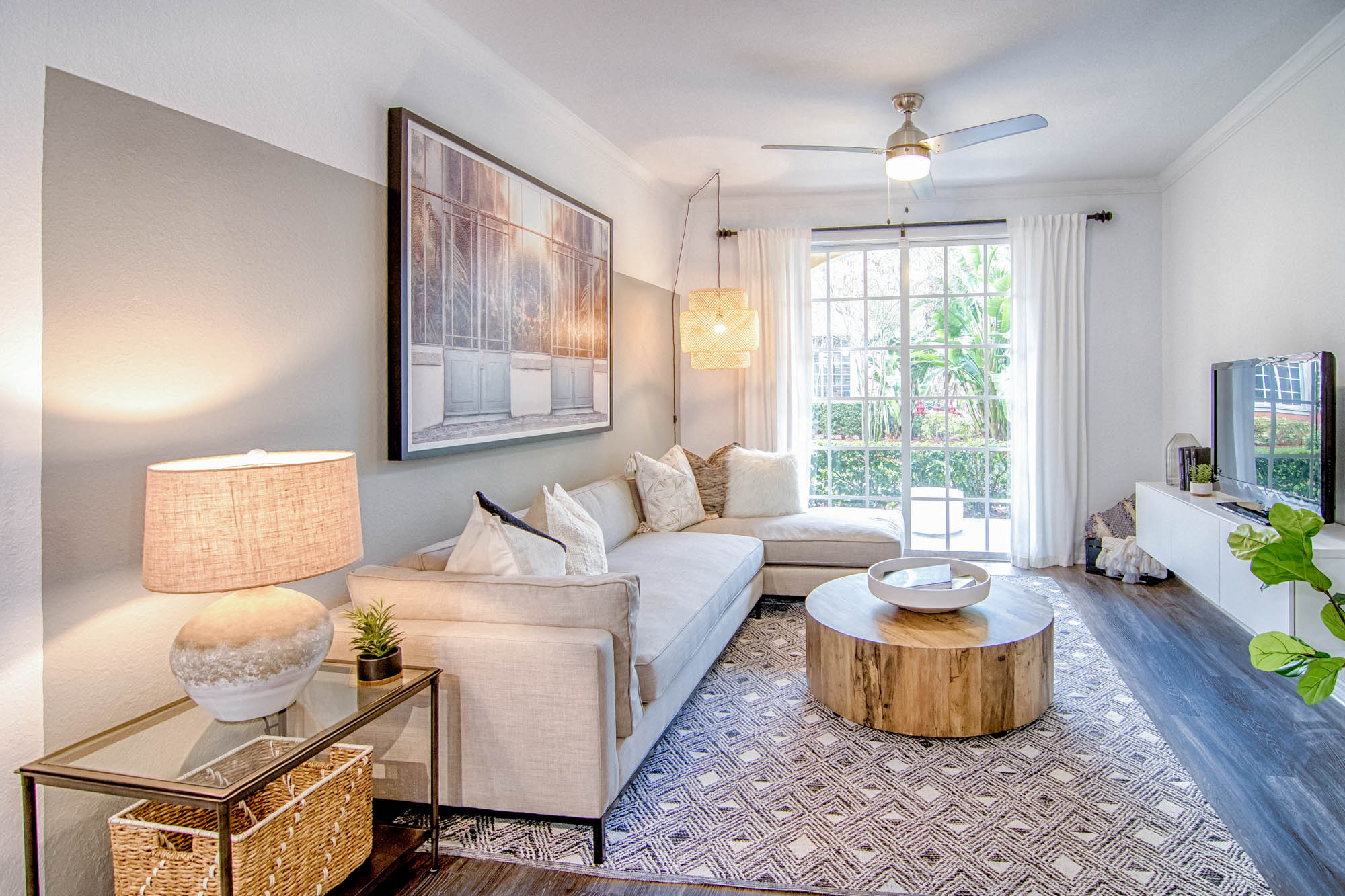 A living room at Solano at Miramar apartments in Miramar, FL.