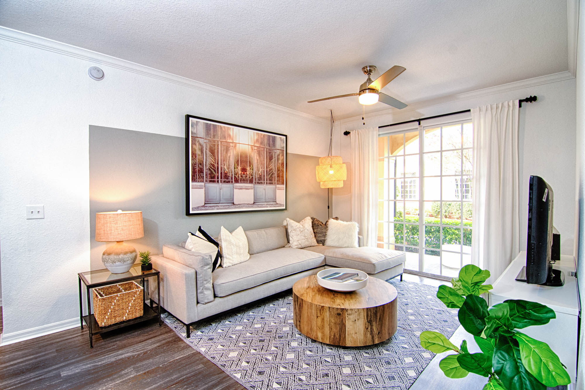 A living room at Solano at Miramar apartments in Miramar, FL.