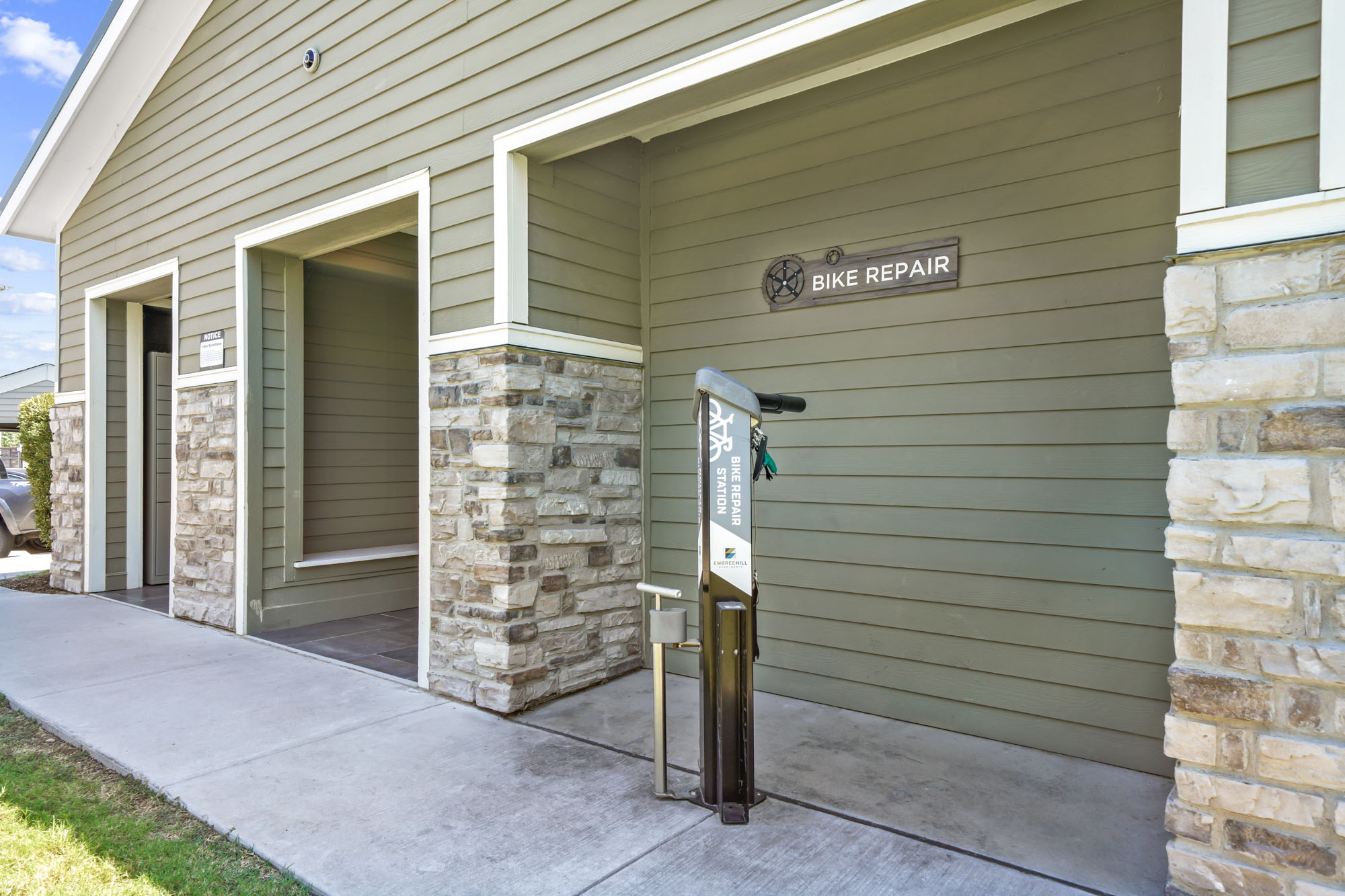 The bike repair station at Embree Hill apartments in Dallas, TX.