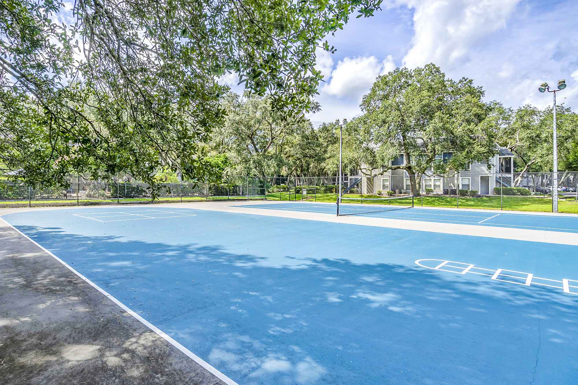 The pickleball courts at Oak Ramble apartments in Tampa, FL.