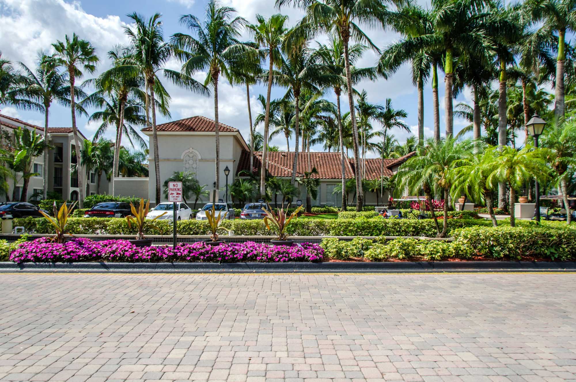 A road at Miramar Lake in Fort Lauderdale, FL.