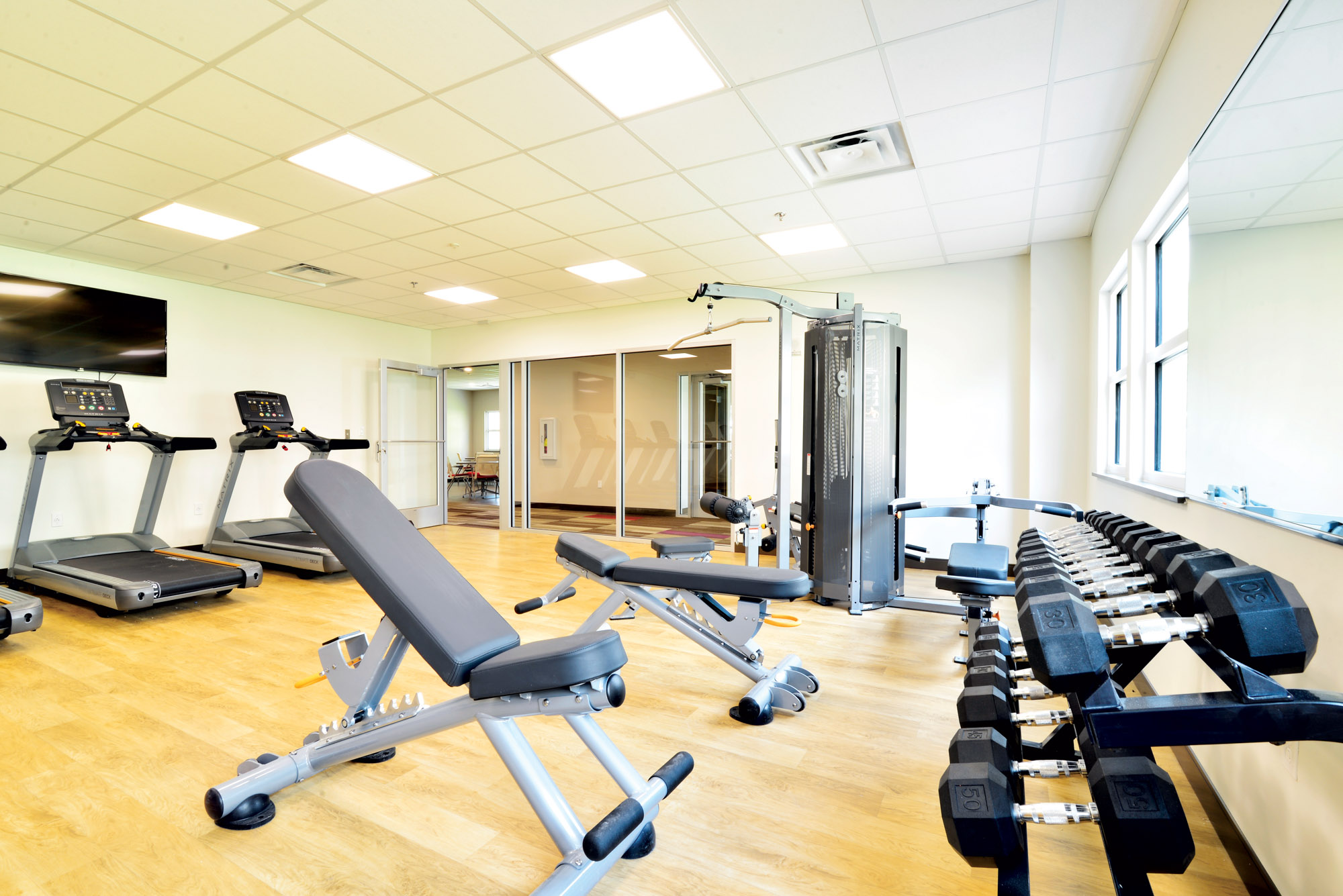 Fitness Center at Chestnut Lake apartments in Strongsville, Ohio