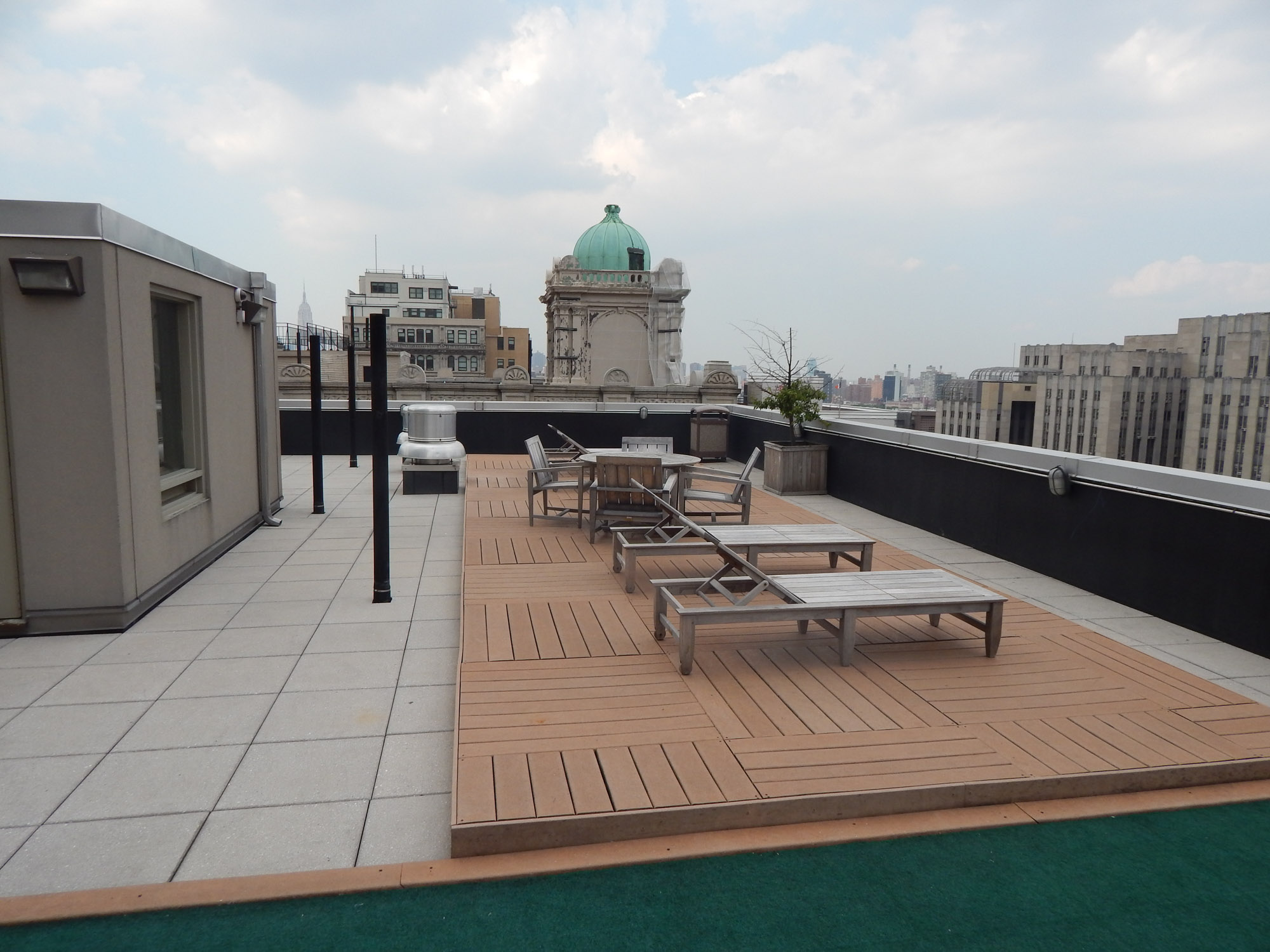 THe sky deck at 111 Worth apartments in New York, NY.