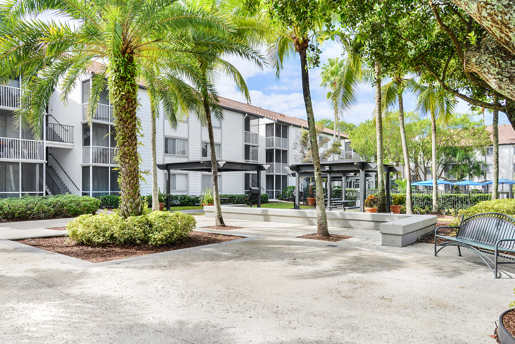 The grill and picnic area at Sabal Point in Fort Lauderdale, FL.