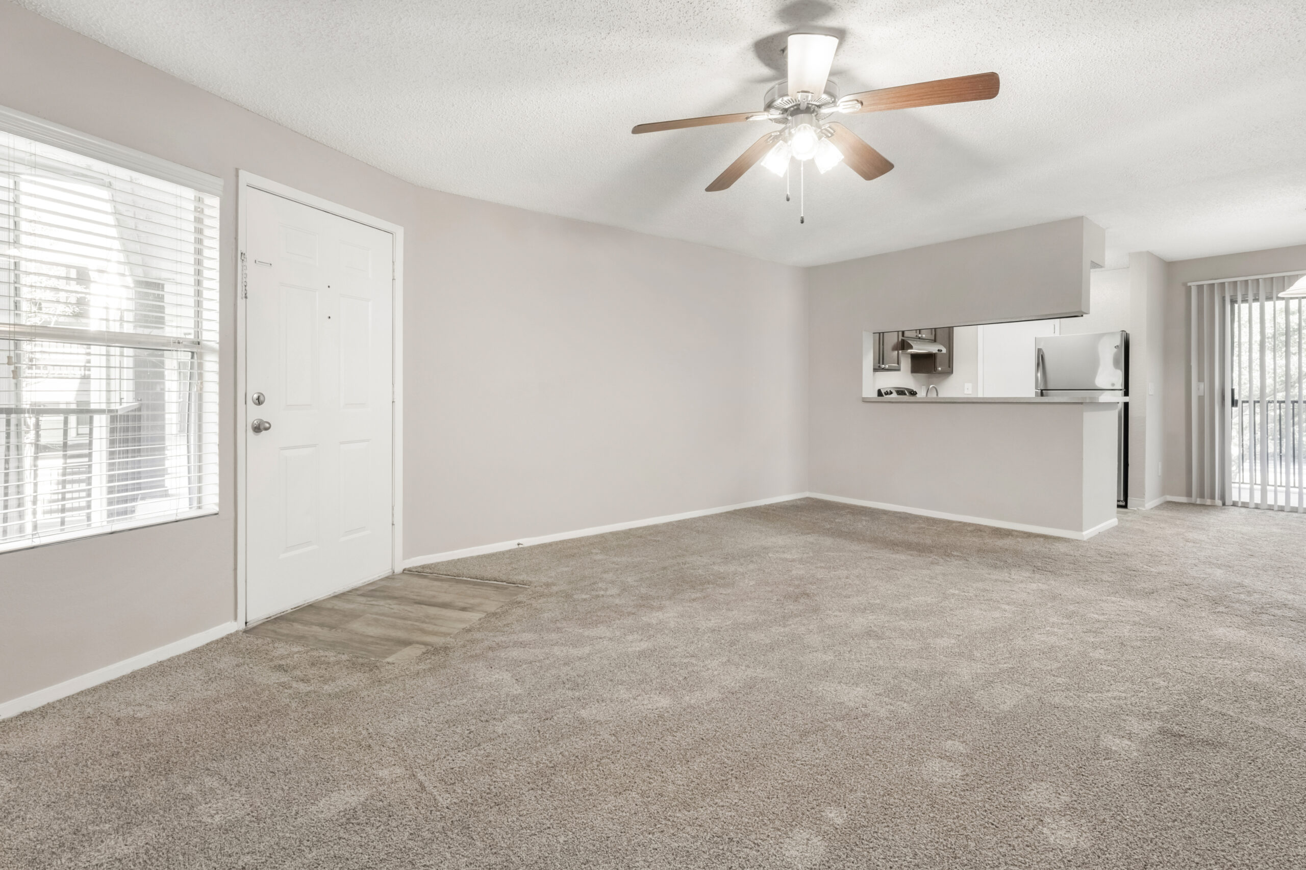 A living space at Brookwood Club apartments in Jacksonville, FL.