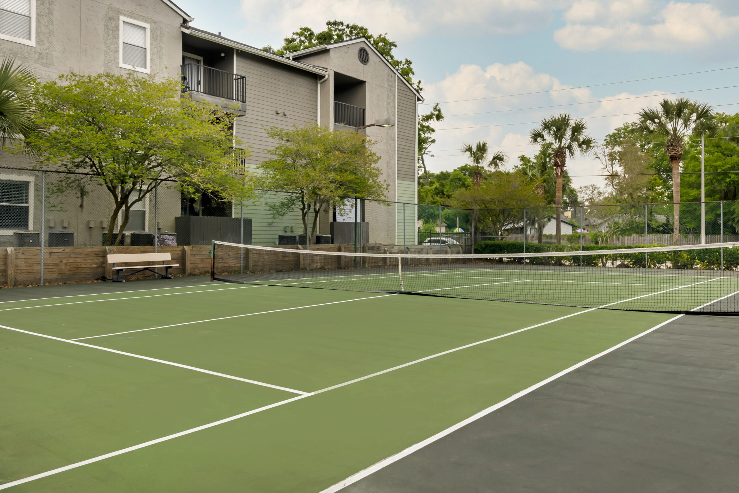 The tennis court at Brookwood Club apartments in Jacksonville, FL.