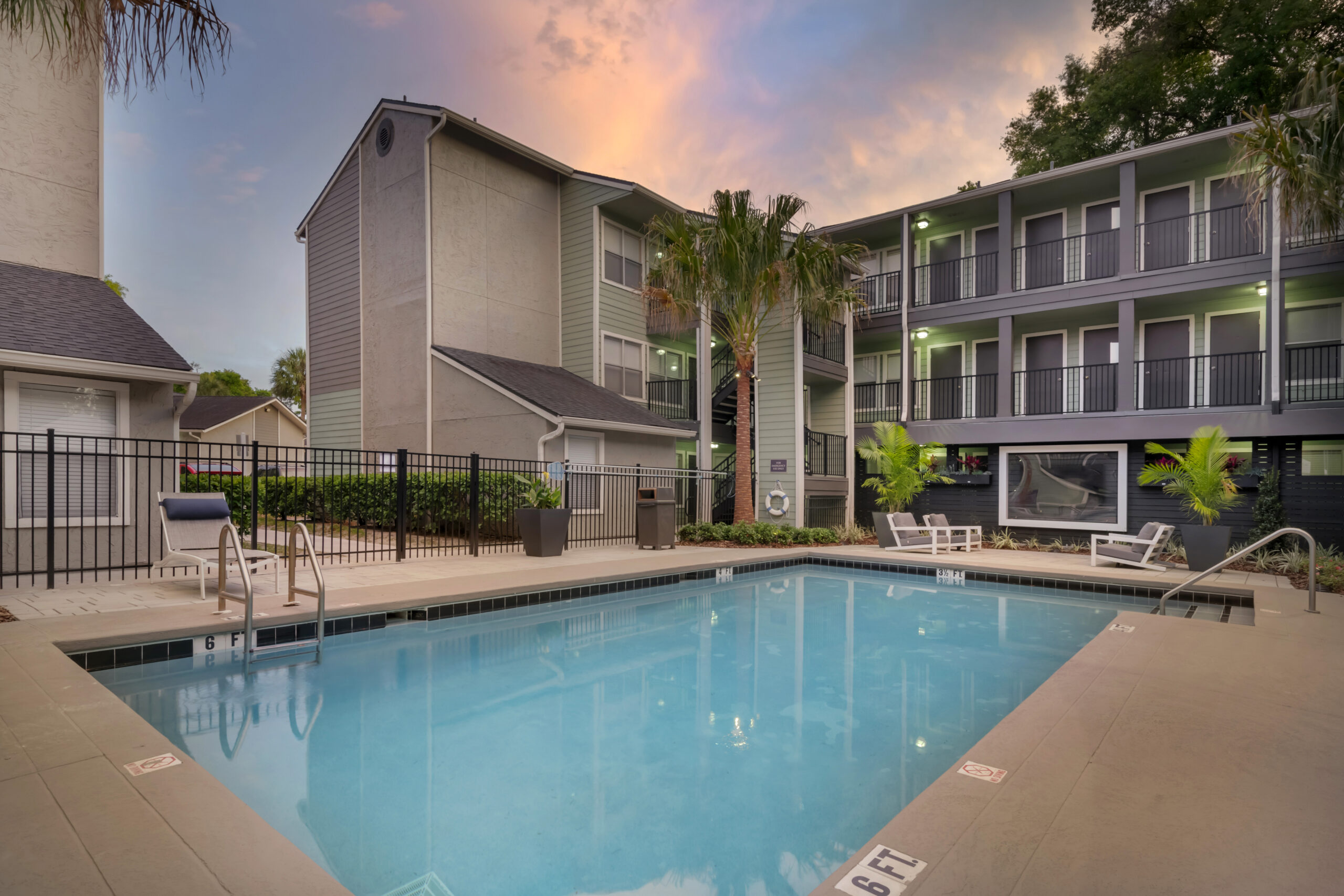 The pool at Brookwood Club apartments in Jacksonville, FL.