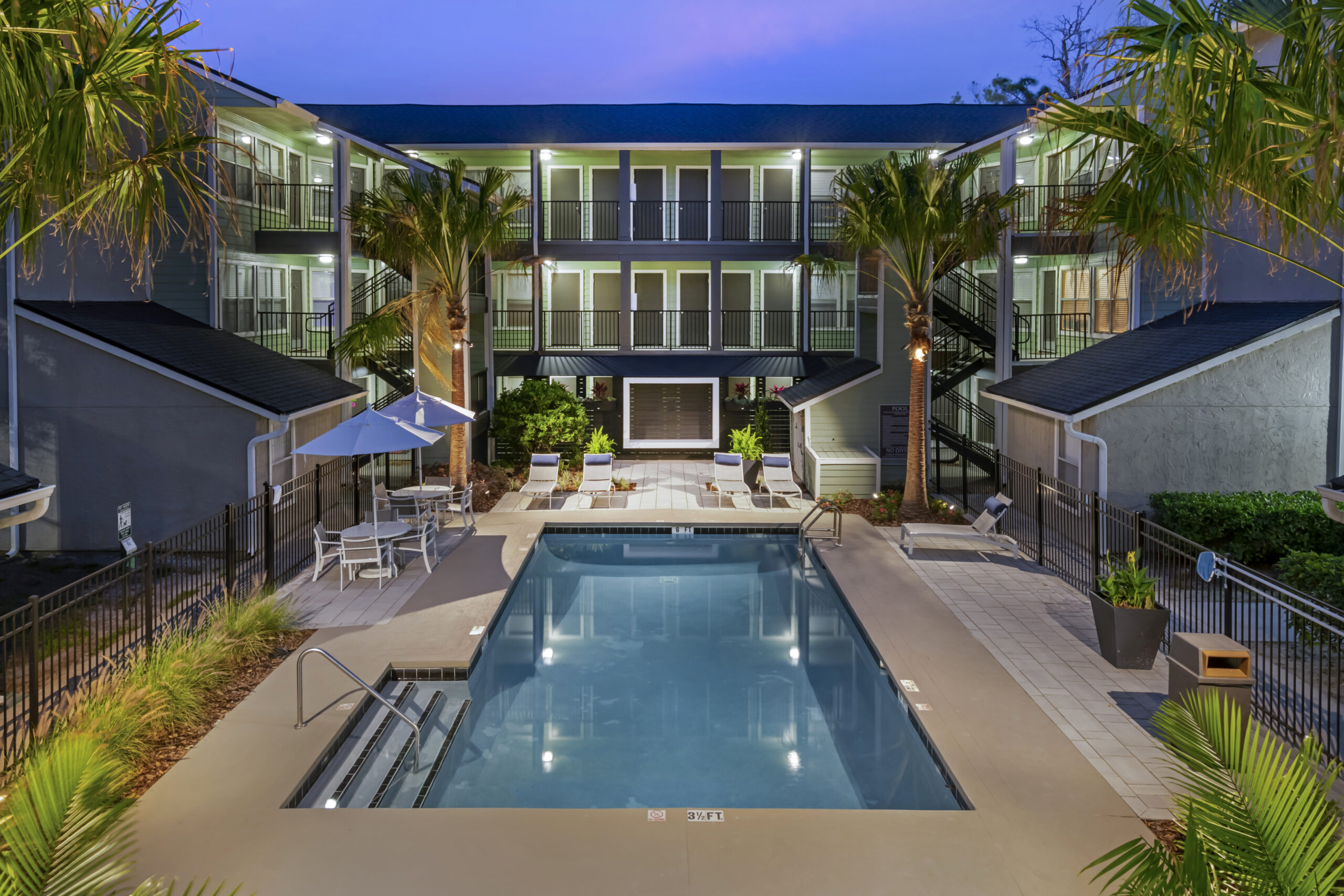 The pool at Brookwood Club apartments in Jacksonville, FL.