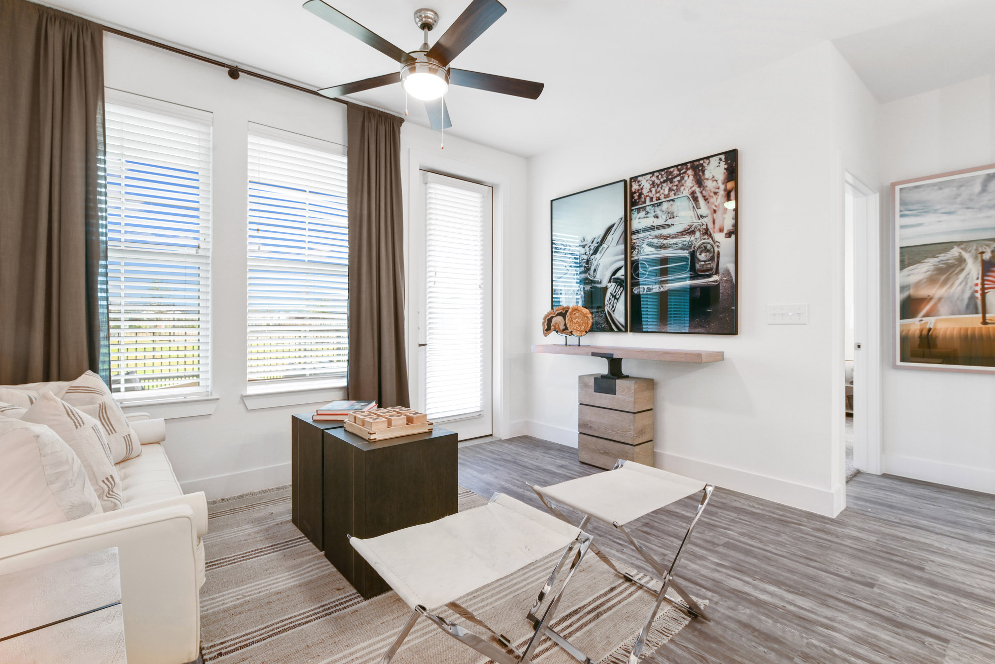 The living space of an apartment at Embree Hill in Dallas, TX.