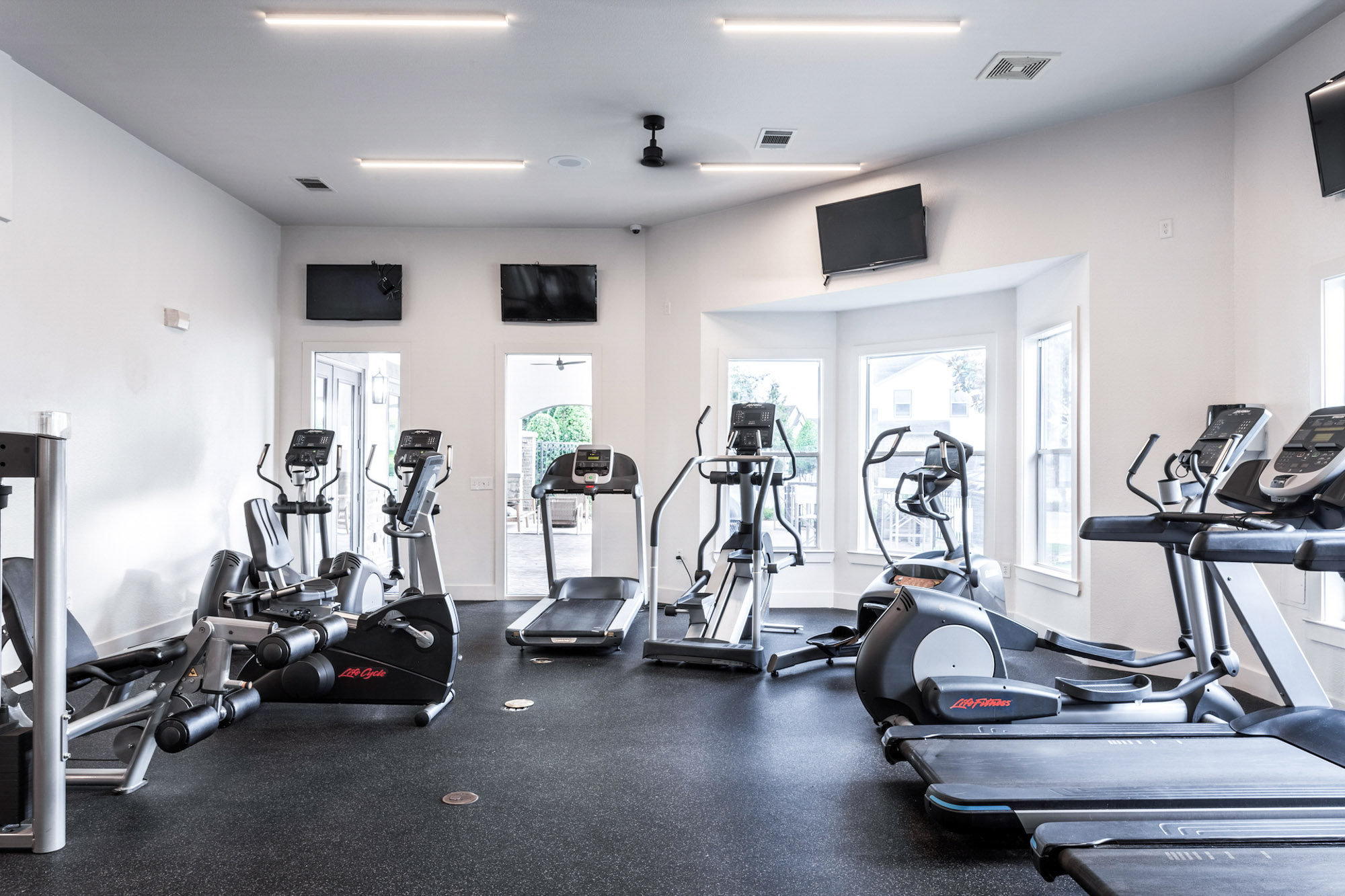 The fitness center at The Villas at Shadow Creek apartments in Houston, TX.