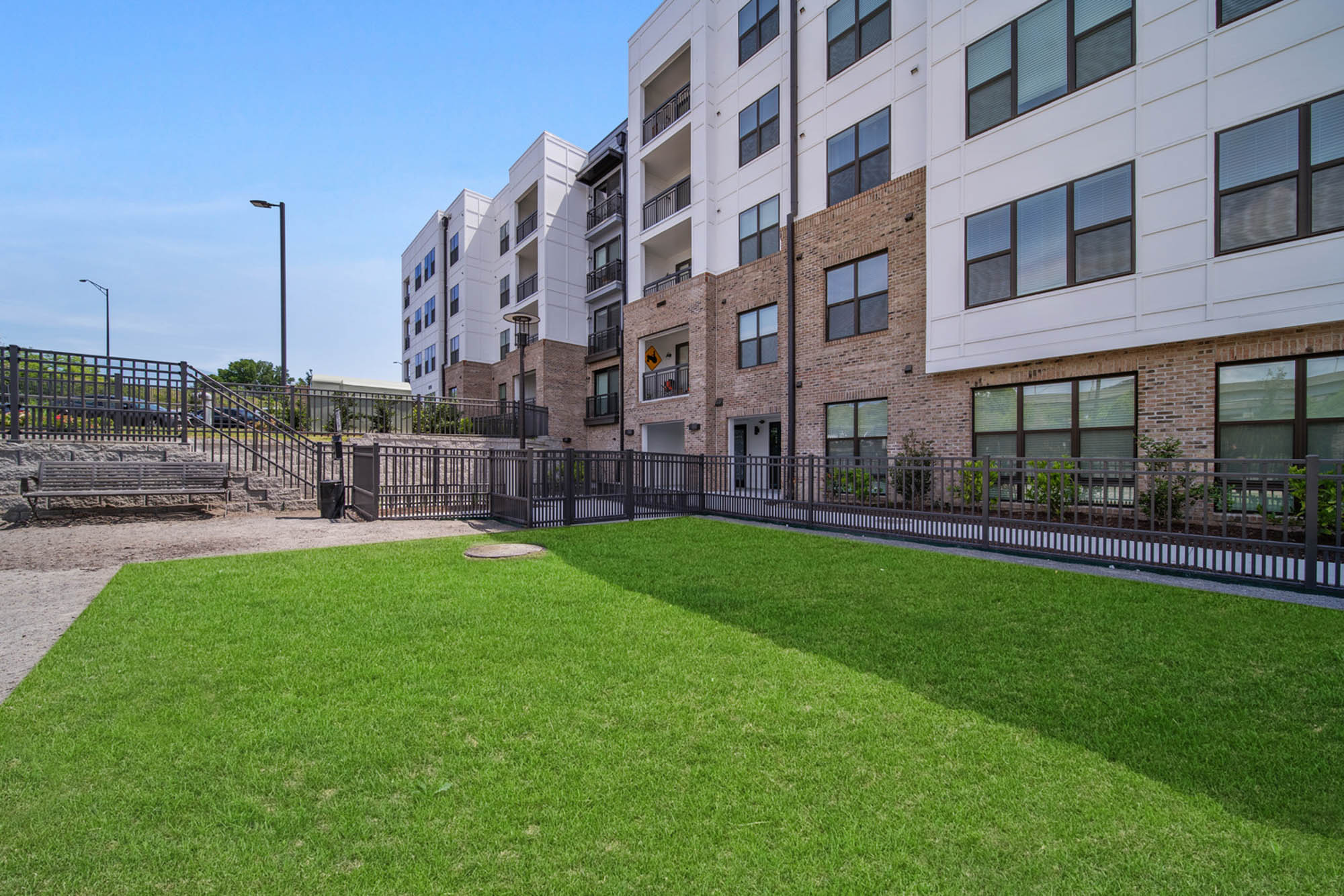 The dog park at Flats on Front apartments in Wilmington, NC.