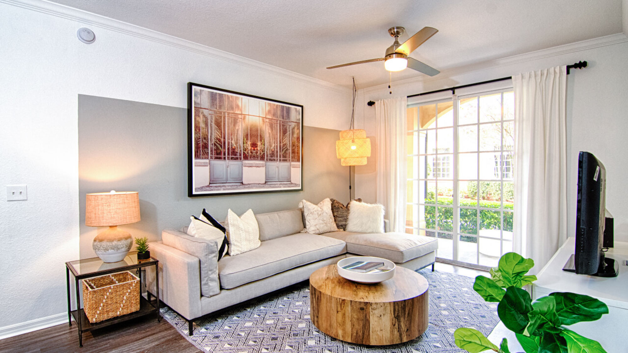 A living room at Solano at Miramar apartments in Miramar, FL.