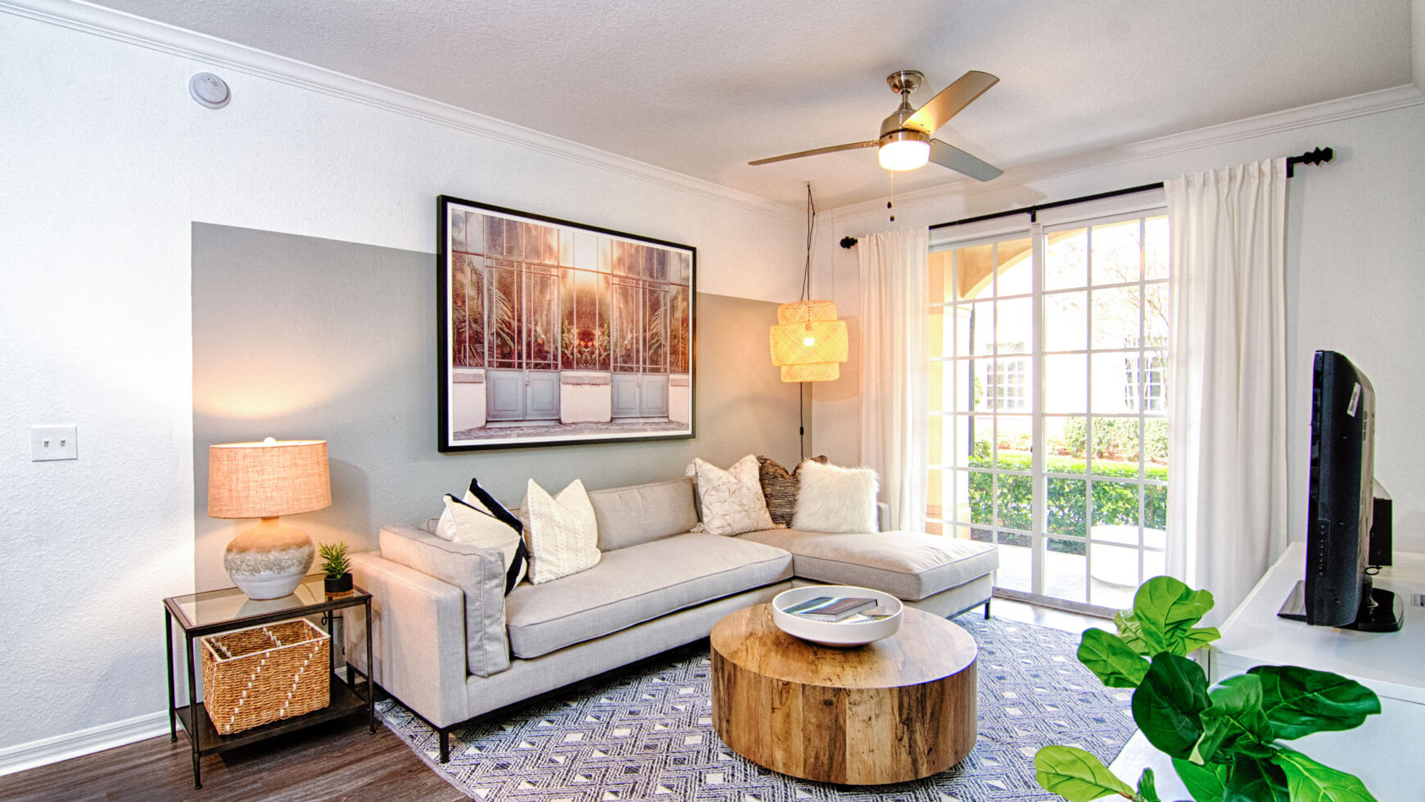 A living room at Solano at Miramar apartments in Miramar, FL.