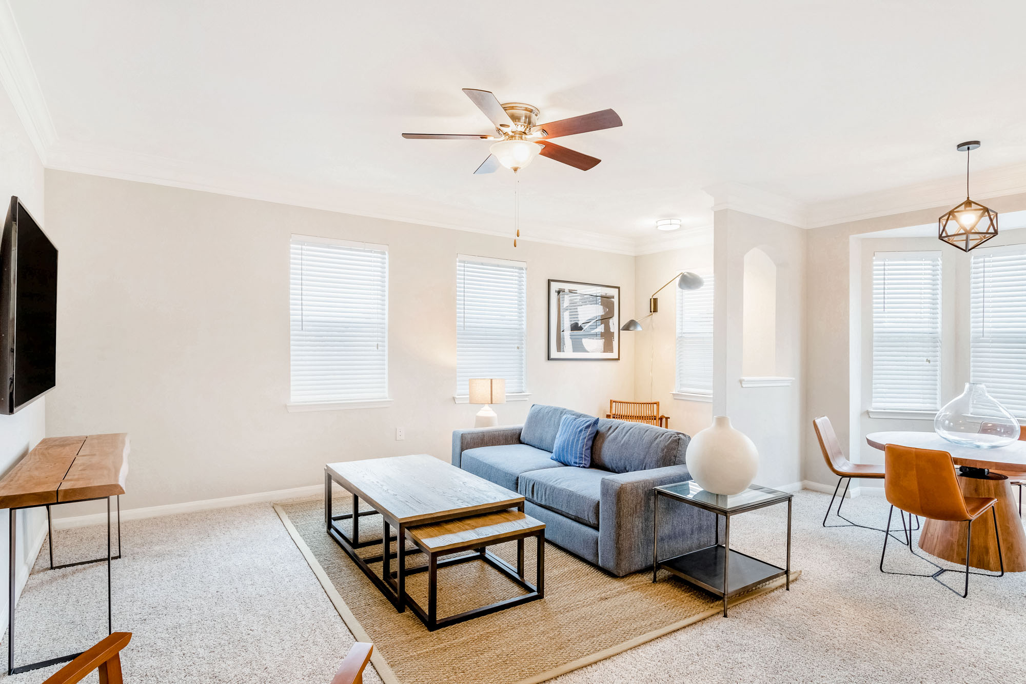 A living space at The Villas at Shadow Creek apartments in Houston, TX.