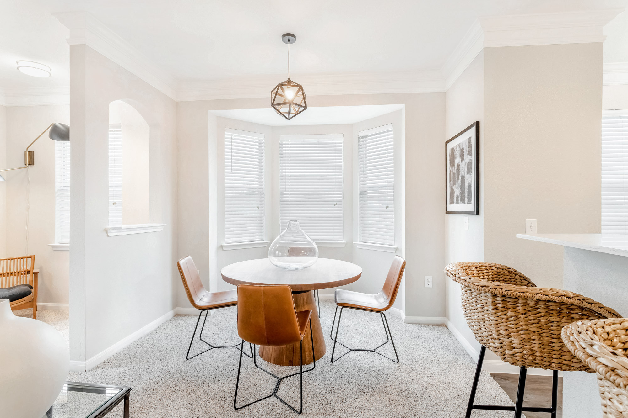 A dining area at The Villas at Shadow Creek apartments in Houston, TX.