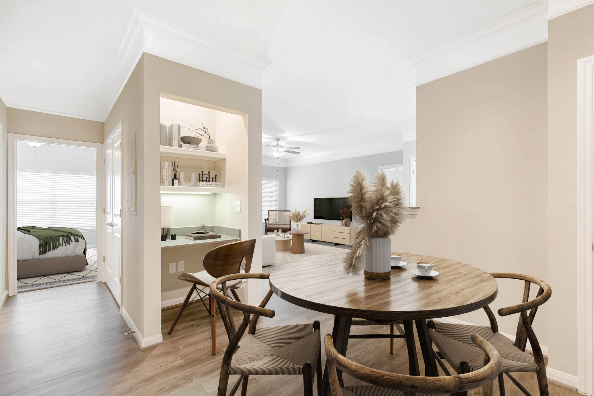 A dining area at The Villas at Shadow Creek apartments in Houston, TX.