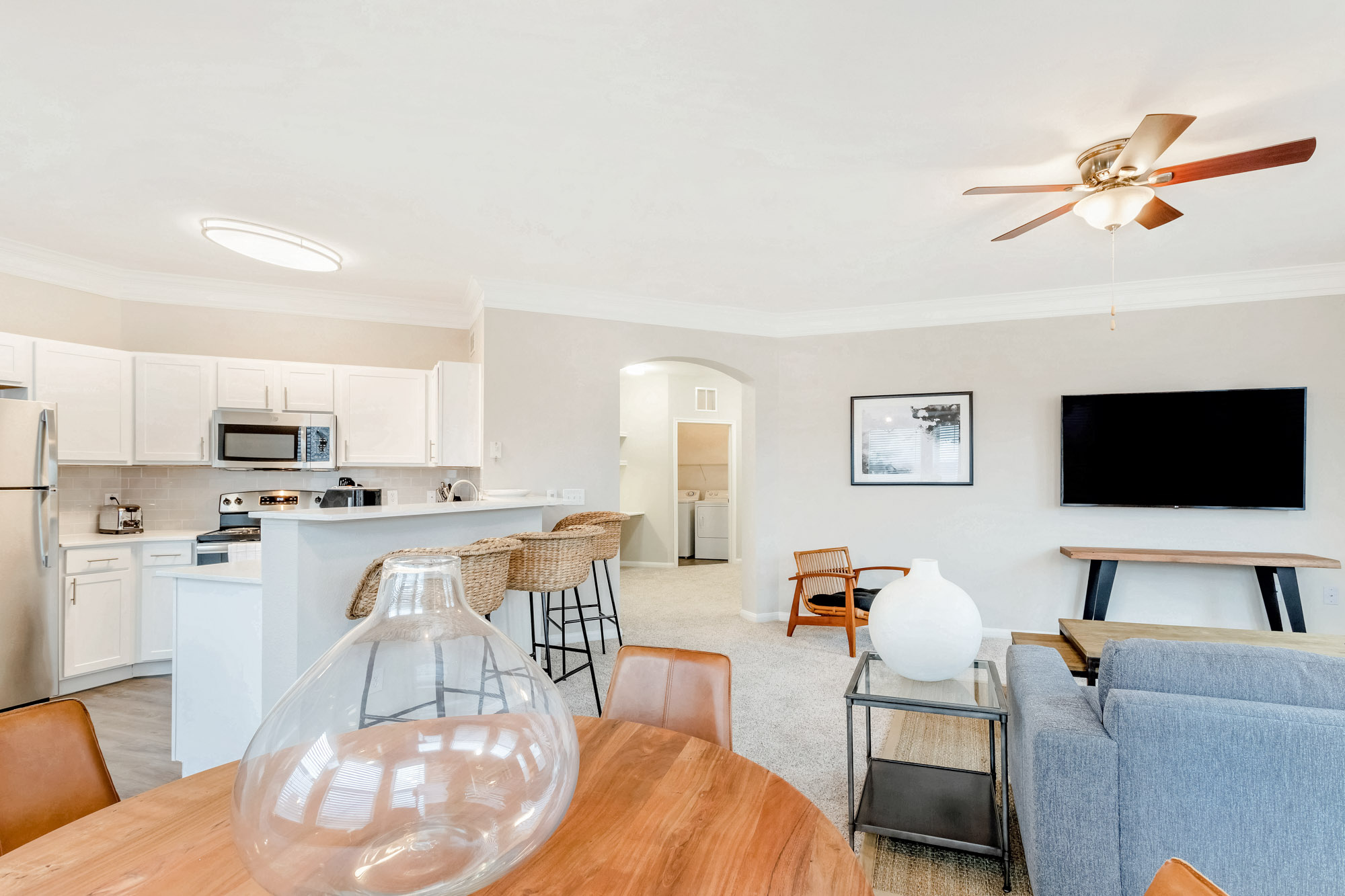 A living space at The Villas at Shadow Creek apartments in Houston, TX.