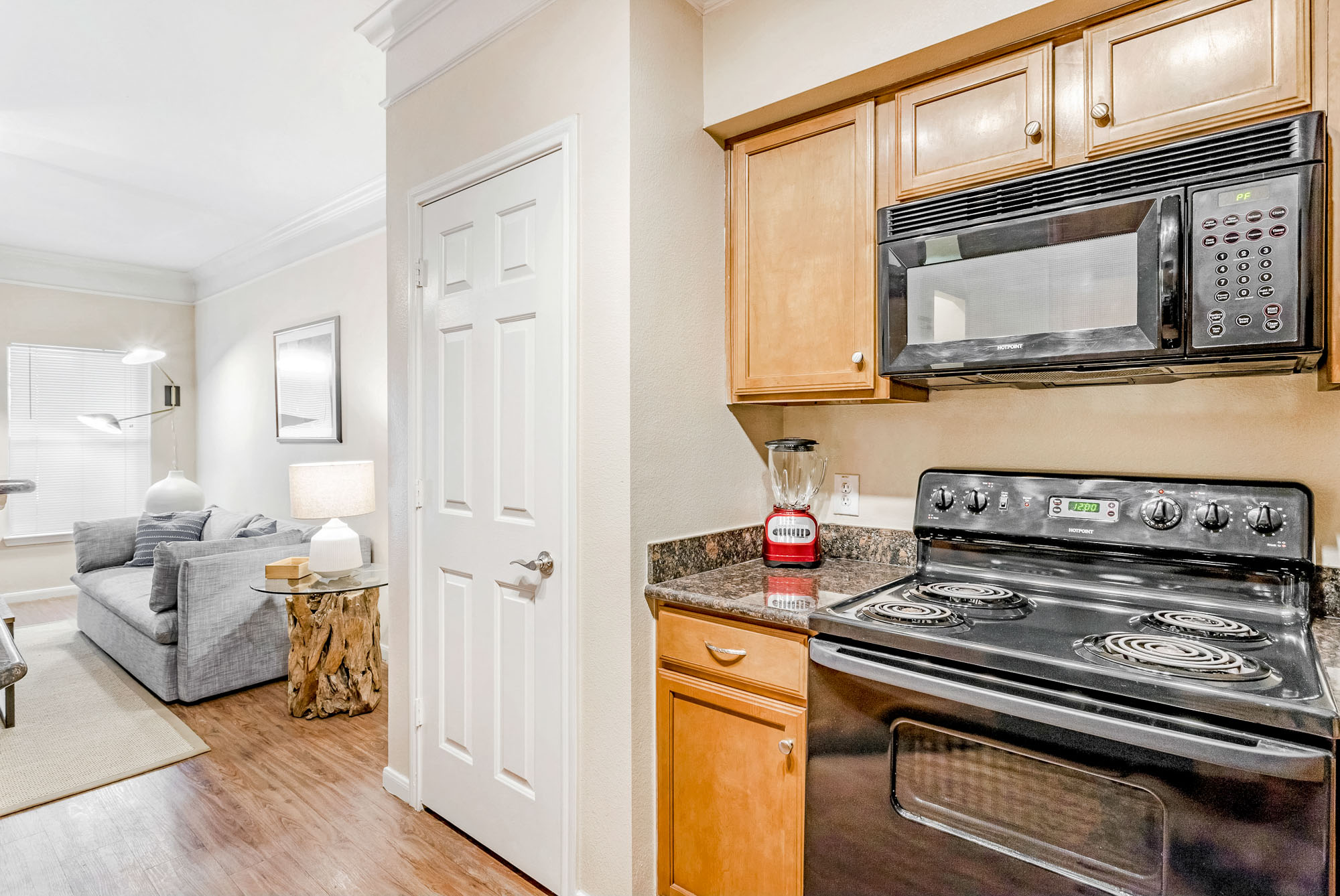 A kitchen at The Villas at Shadow Creek apartments in Houston, TX.