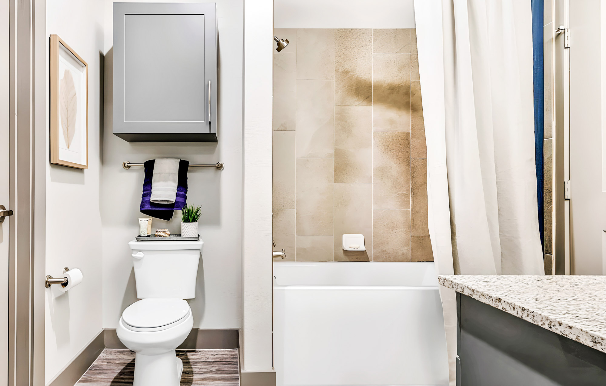 The bathroom of an apartment at Embree Hill in Dallas, TX.