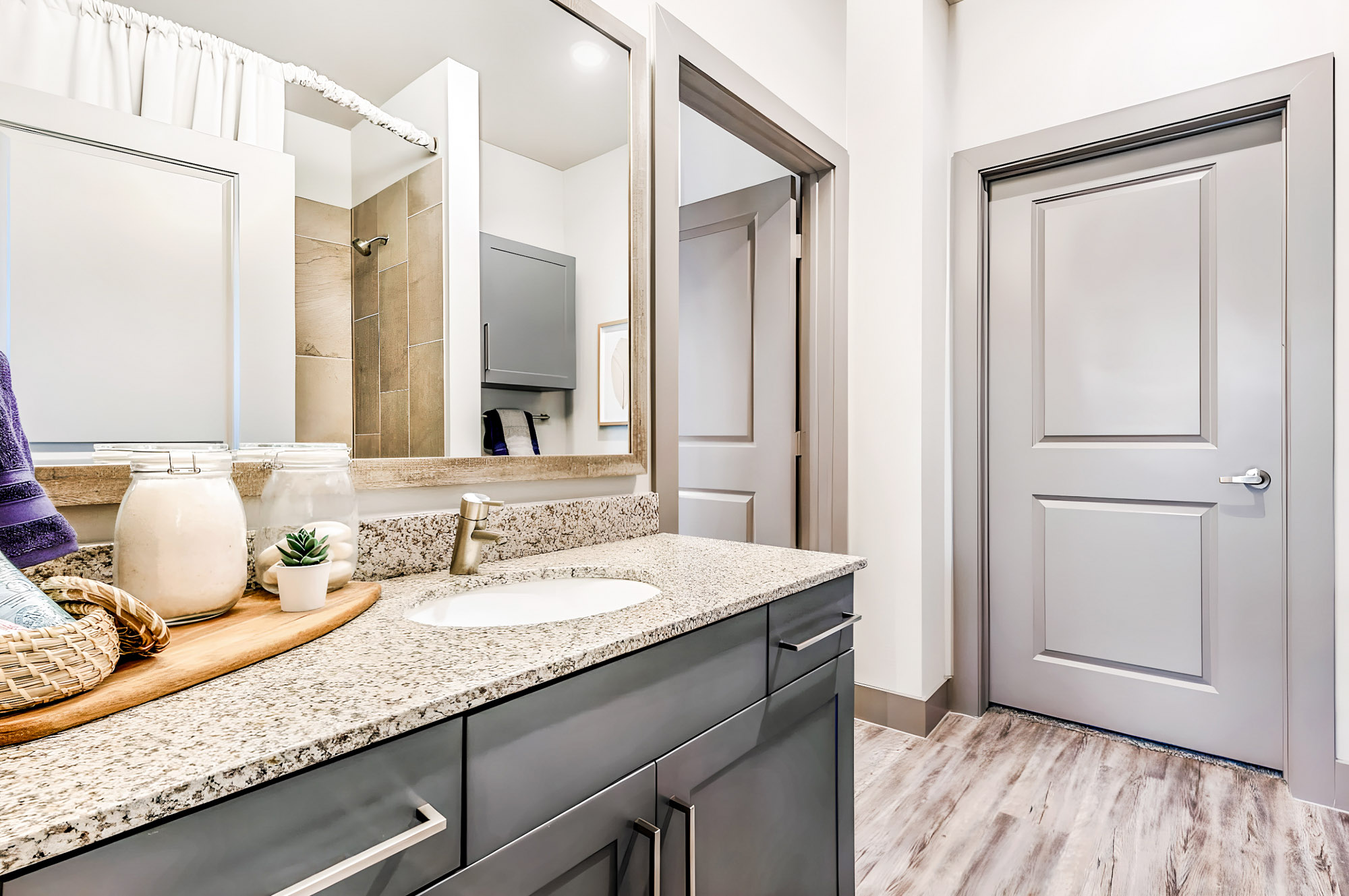 The bathroom of an apartment at Embree Hill in Dallas, TX.