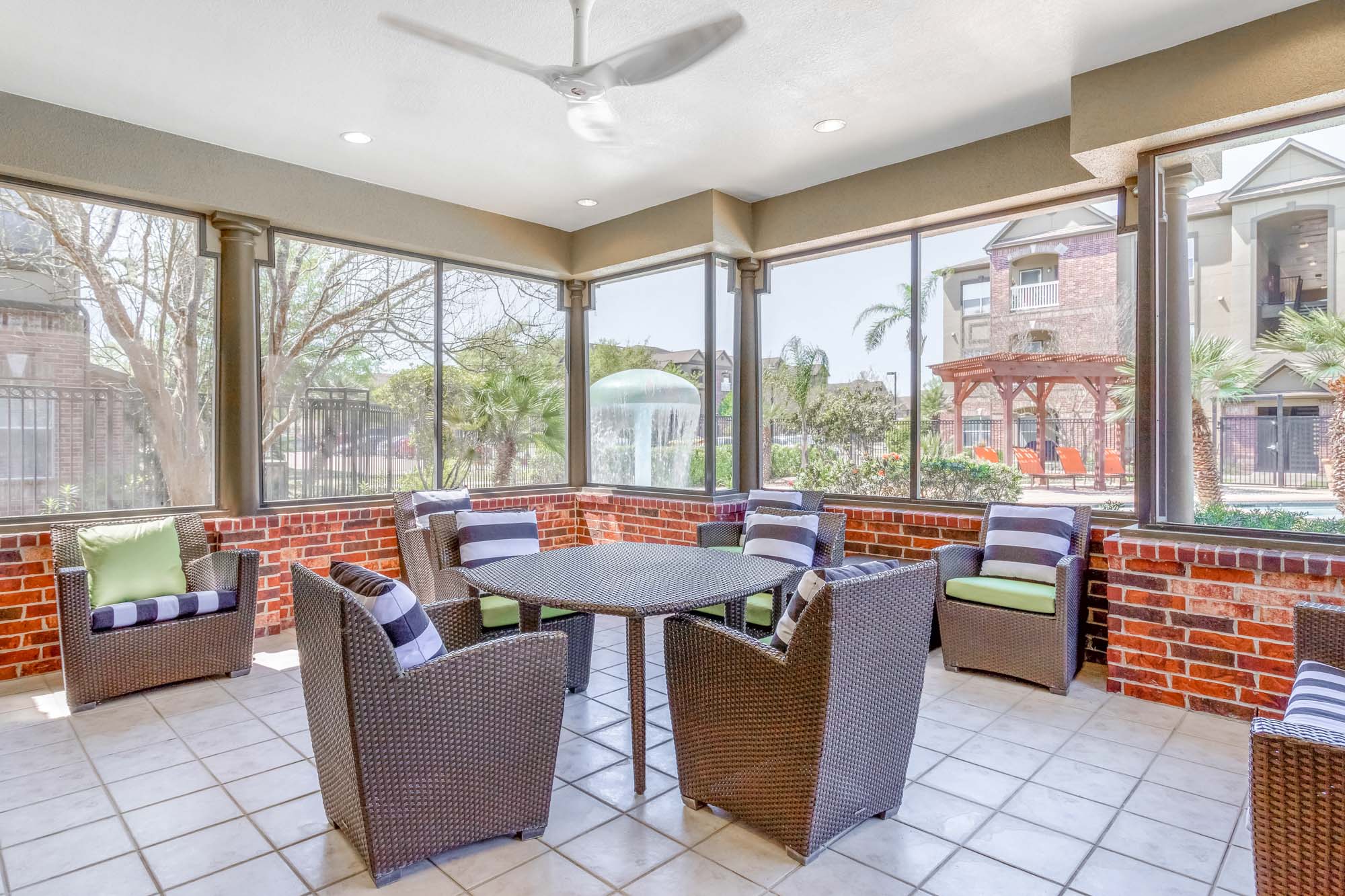 The lounge at The Villas at Shadow Creek apartments in Houston, TX.