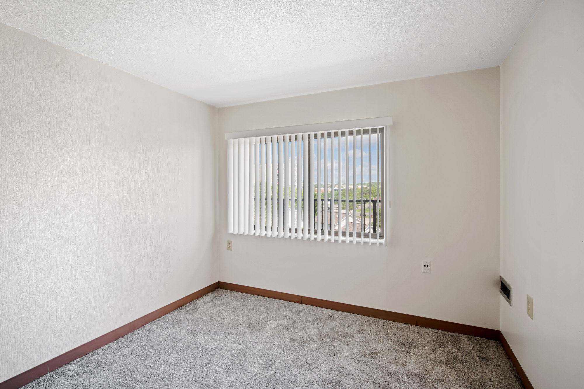 A bedroom at Independence Place apartments in Parma Heights, OH