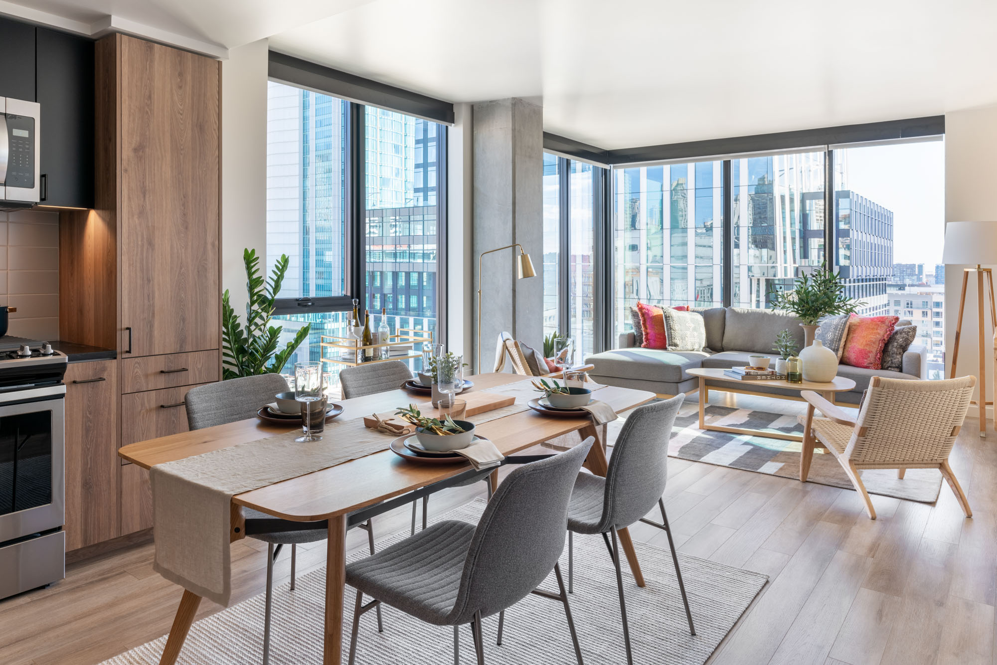 An apartment dining area at The George apartments in San Francisco, CA