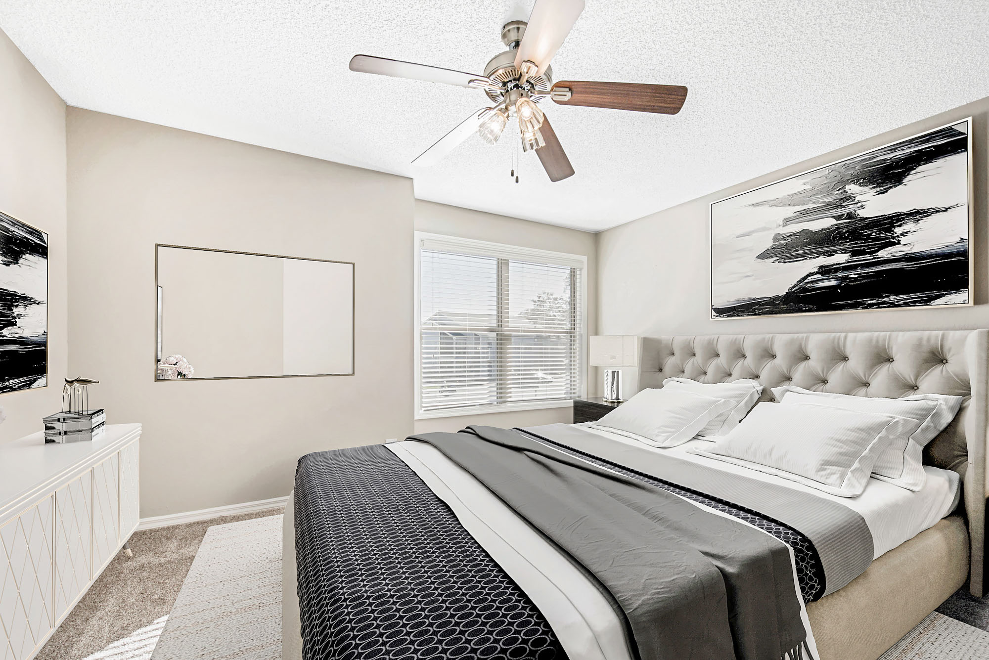 The interior of a bedroom at Oak Ramble apartments in Tampa, FL.