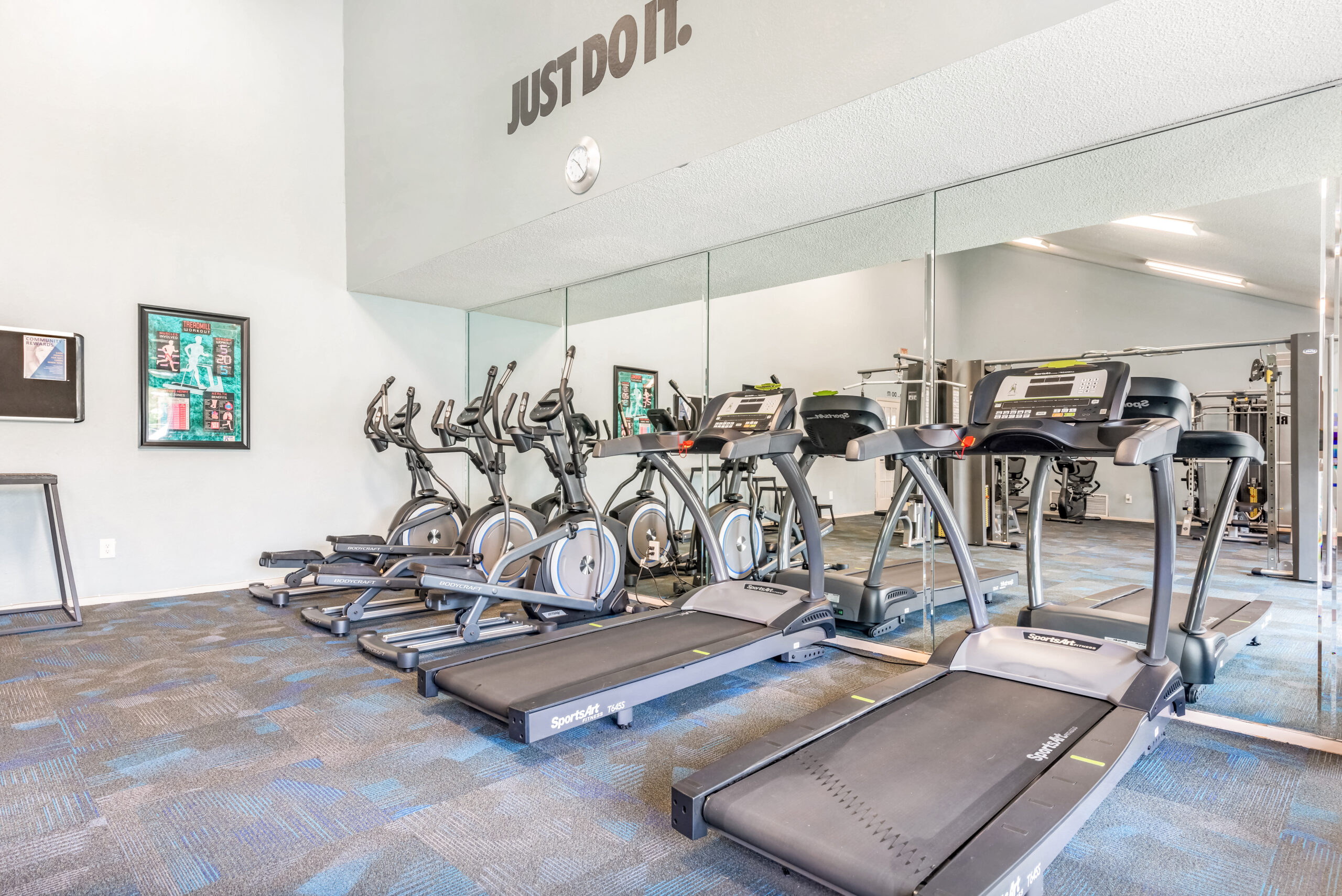 The fitness center at Brookwood Club apartments in Jacksonville, FL.