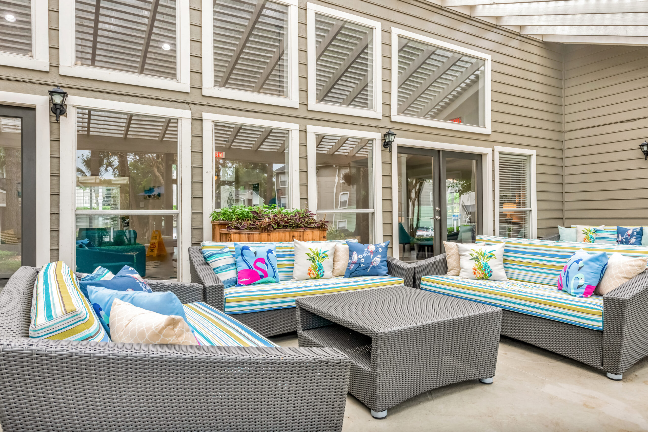 The covered veranda at Brookwood Club apartments in Jacksonville, FL.