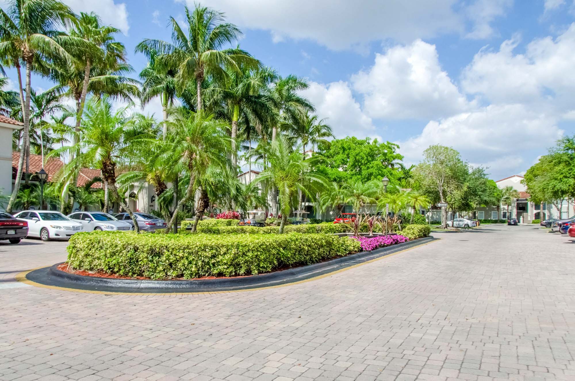 A road at Miramar Lake in Fort Lauderdale, FL.