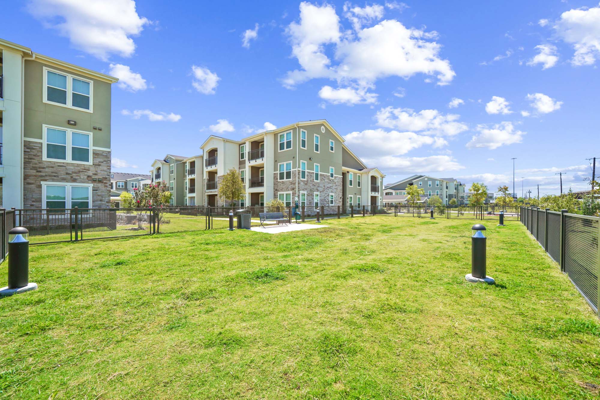 The pet park at Embree Hill apartments in Dallas, TX.