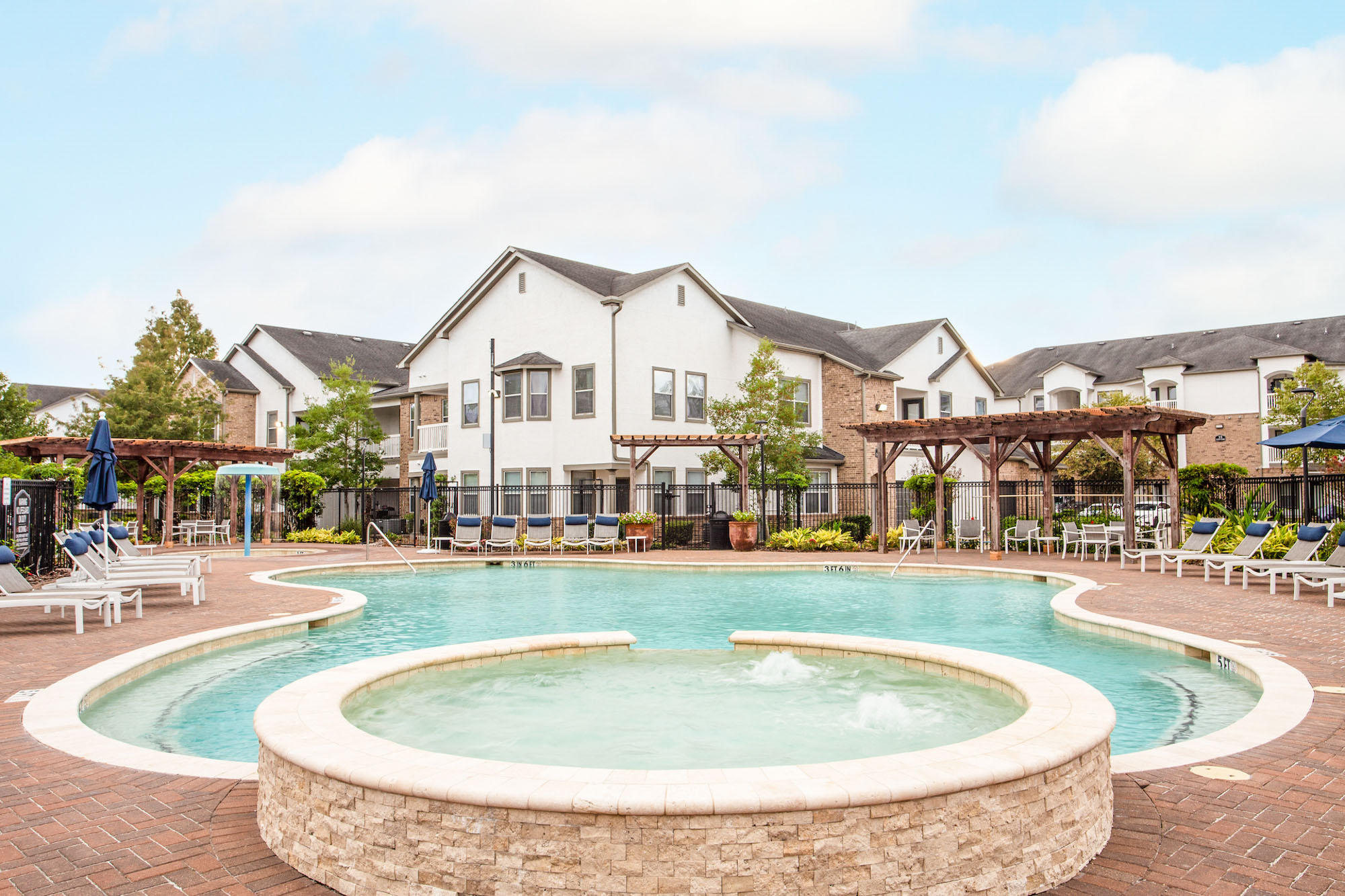 The pool at The Villas at Shadow Creek apartments in Houston, TX.