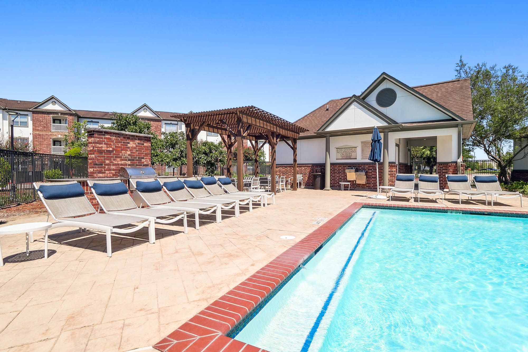 The pool at The Villas at Shadow Creek apartments in Houston, TX.