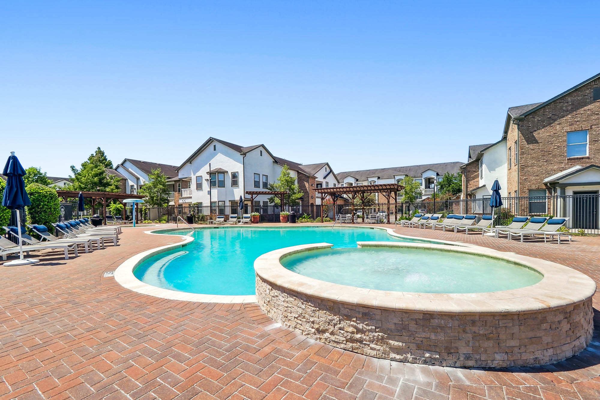 The pool at The Villas at Shadow Creek apartments in Houston, TX.