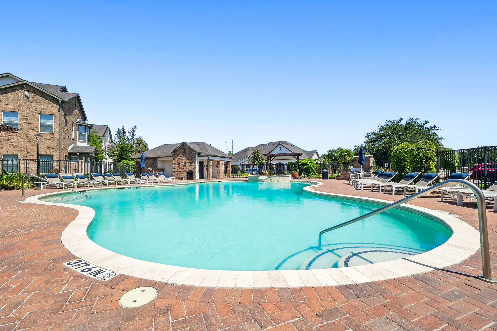 The pool at The Villas at Shadow Creek apartments in Houston, TX.