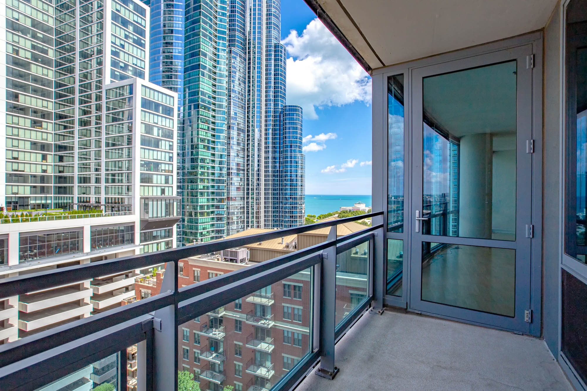 Outdoor terrace at SKY55 apartments in Chicago, IL