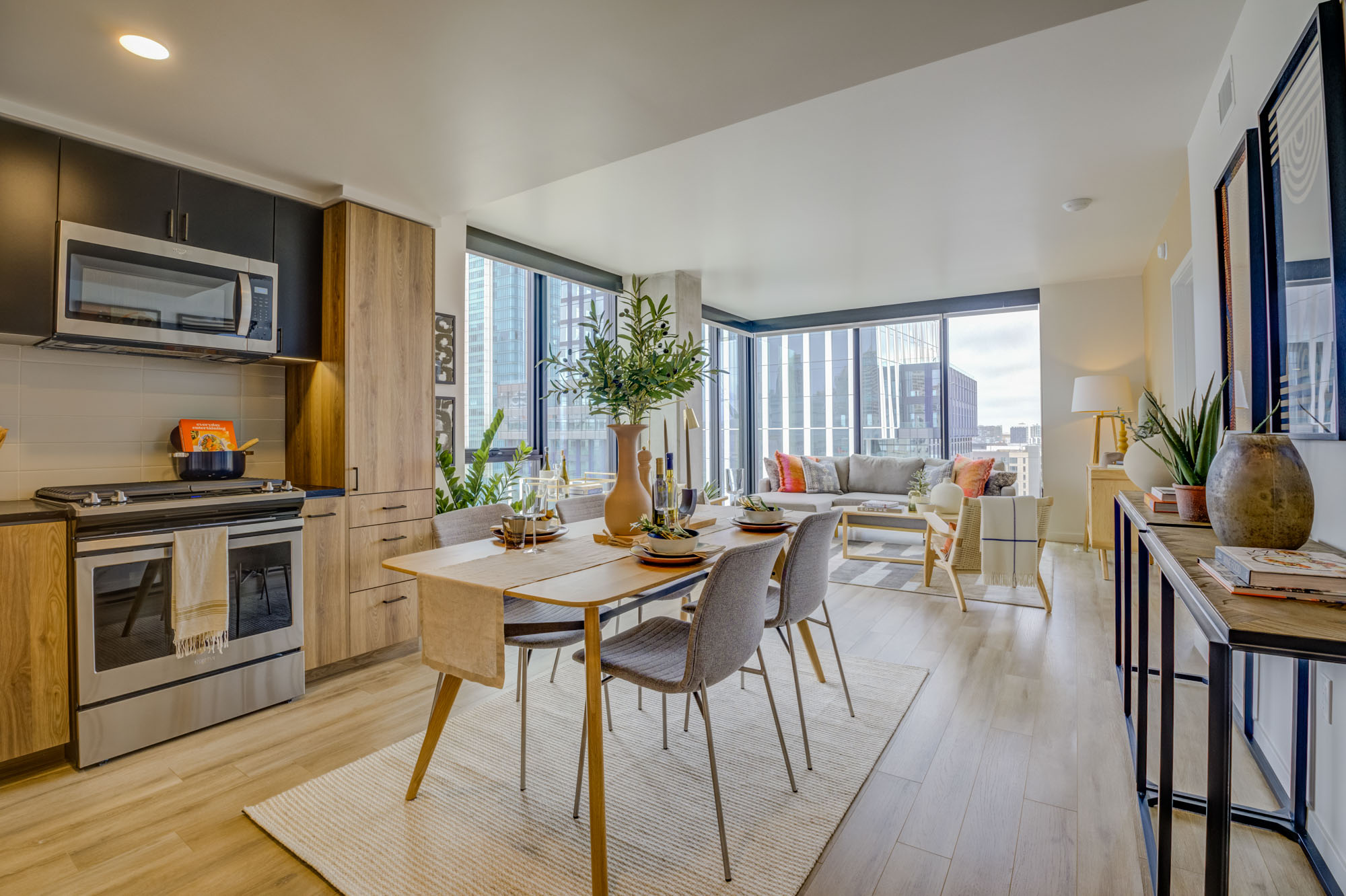 An apartment dining area at The George apartments in San Francisco, CA