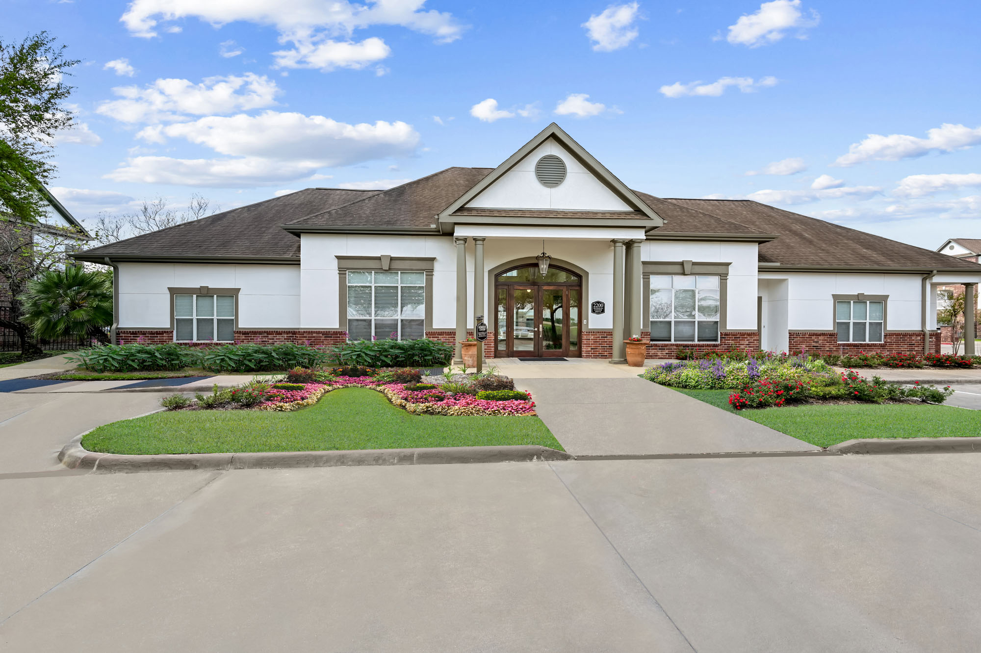 The exterior at The Villas at Shadow Creek apartments in Houston, TX.