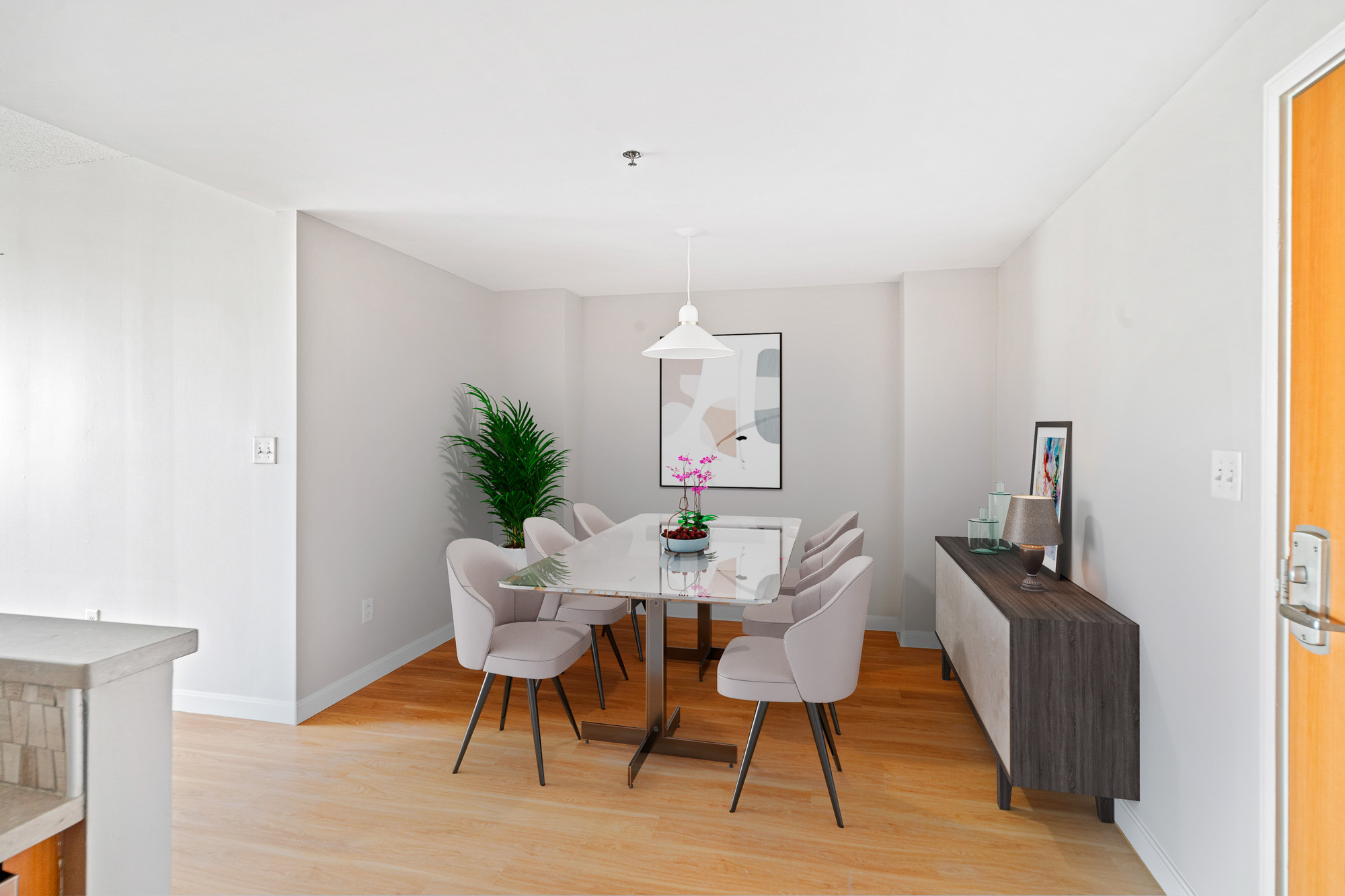 Dining room at 91 Sidney apartments in University Park in Cambridge, MA