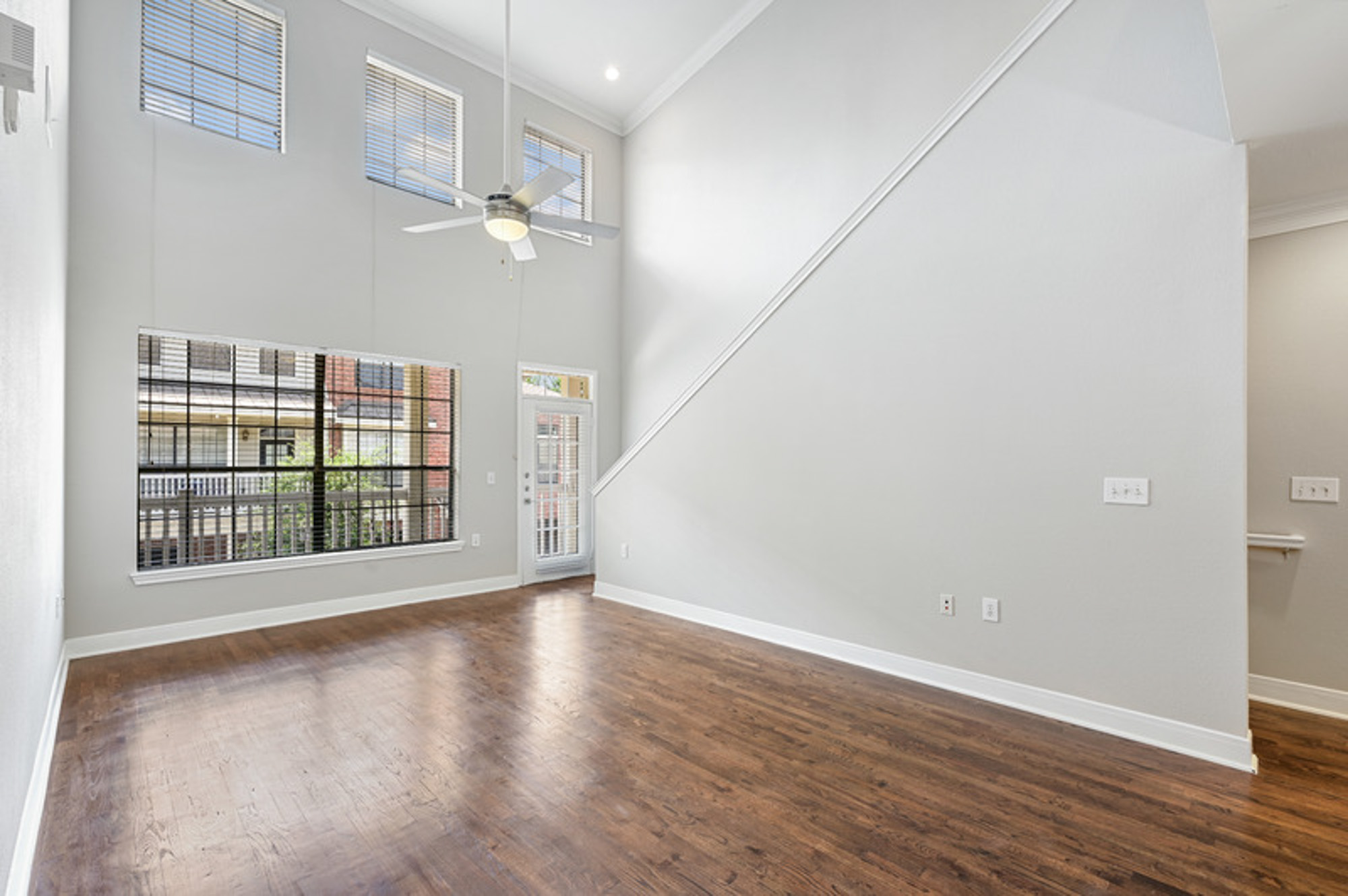 The living area in a Village on Memorial townhouse in Houston, TX.