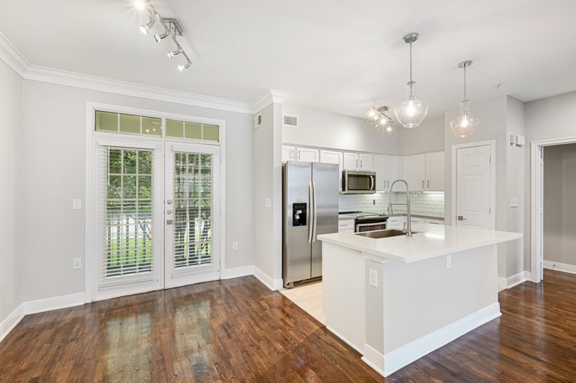 The kitchen in a Village on Memorial townhouse in Houston, TX.