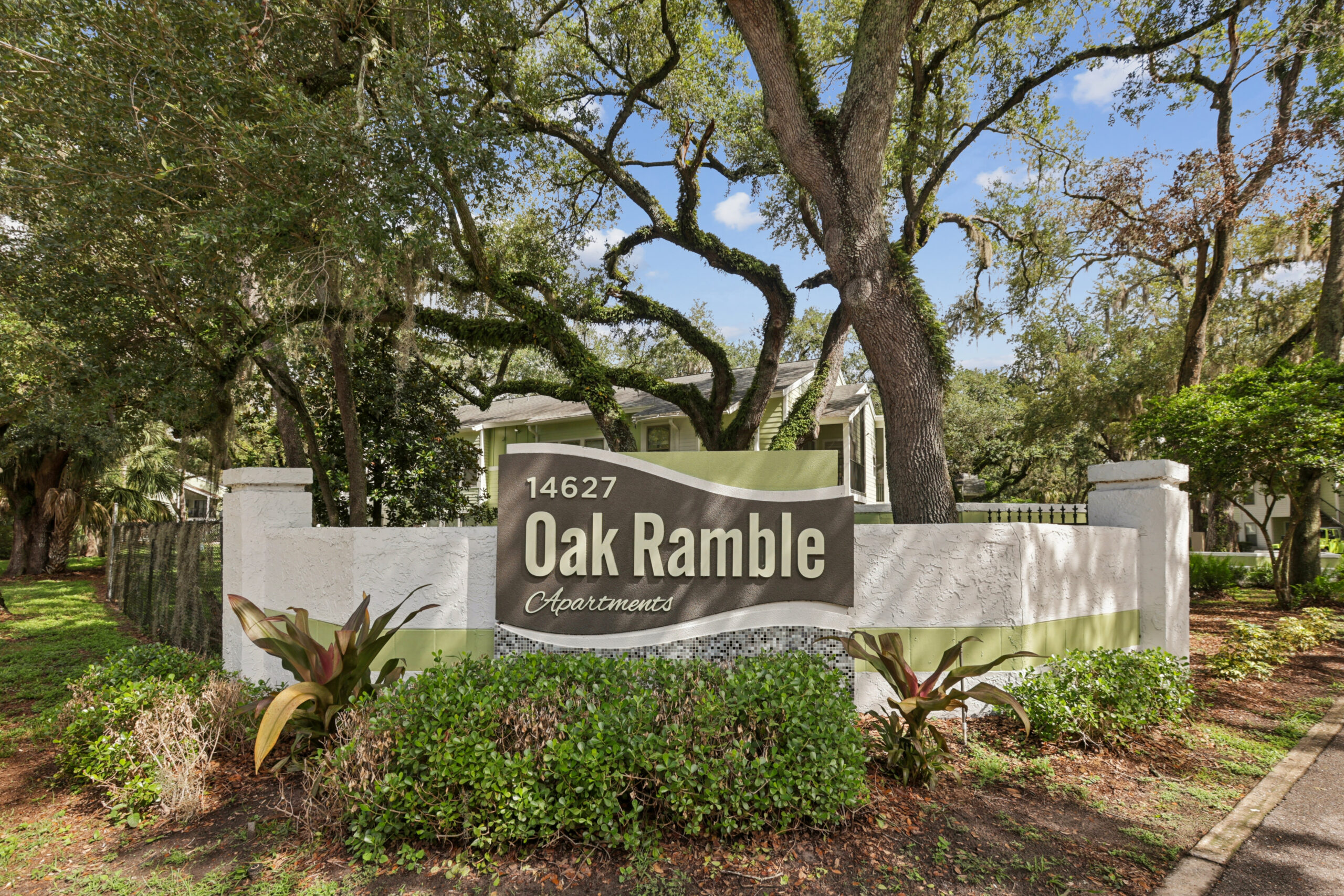 Oak Ramble property entrance