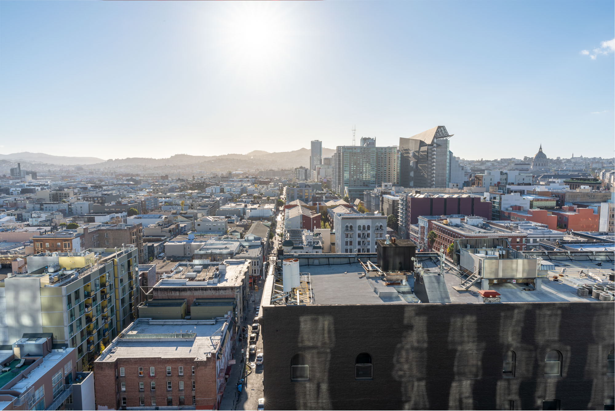 A view of the city skyline of the neighborhood surrounding the George apartments in San Francisco