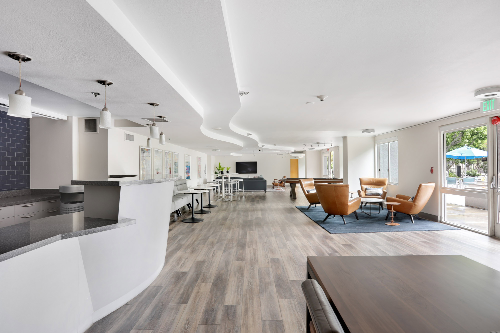 A spacious lounge at The Met apartments in downtown Los Angeles california