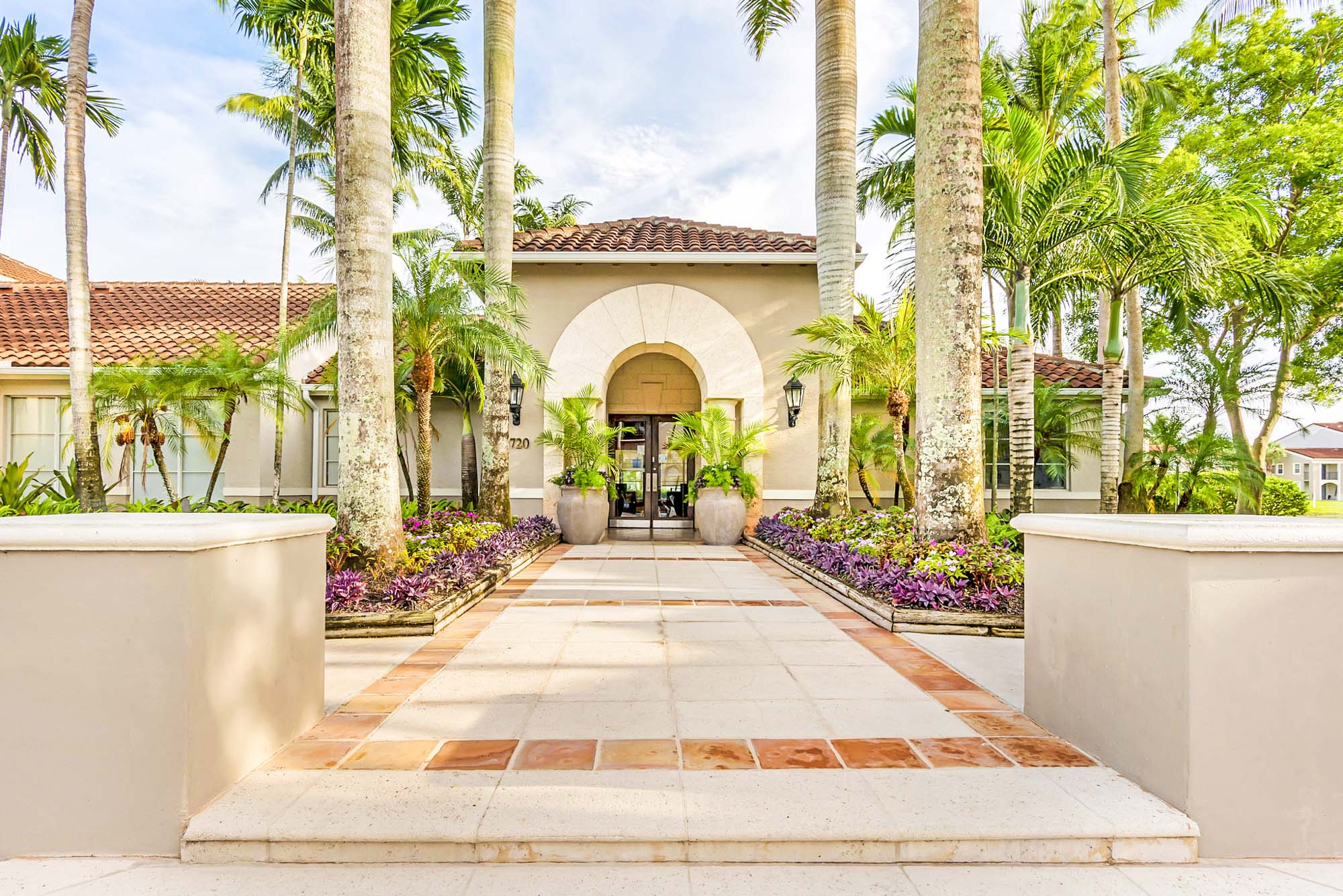 The leasing center at Miramar Lake apartments in Fort Lauderdale, FL.