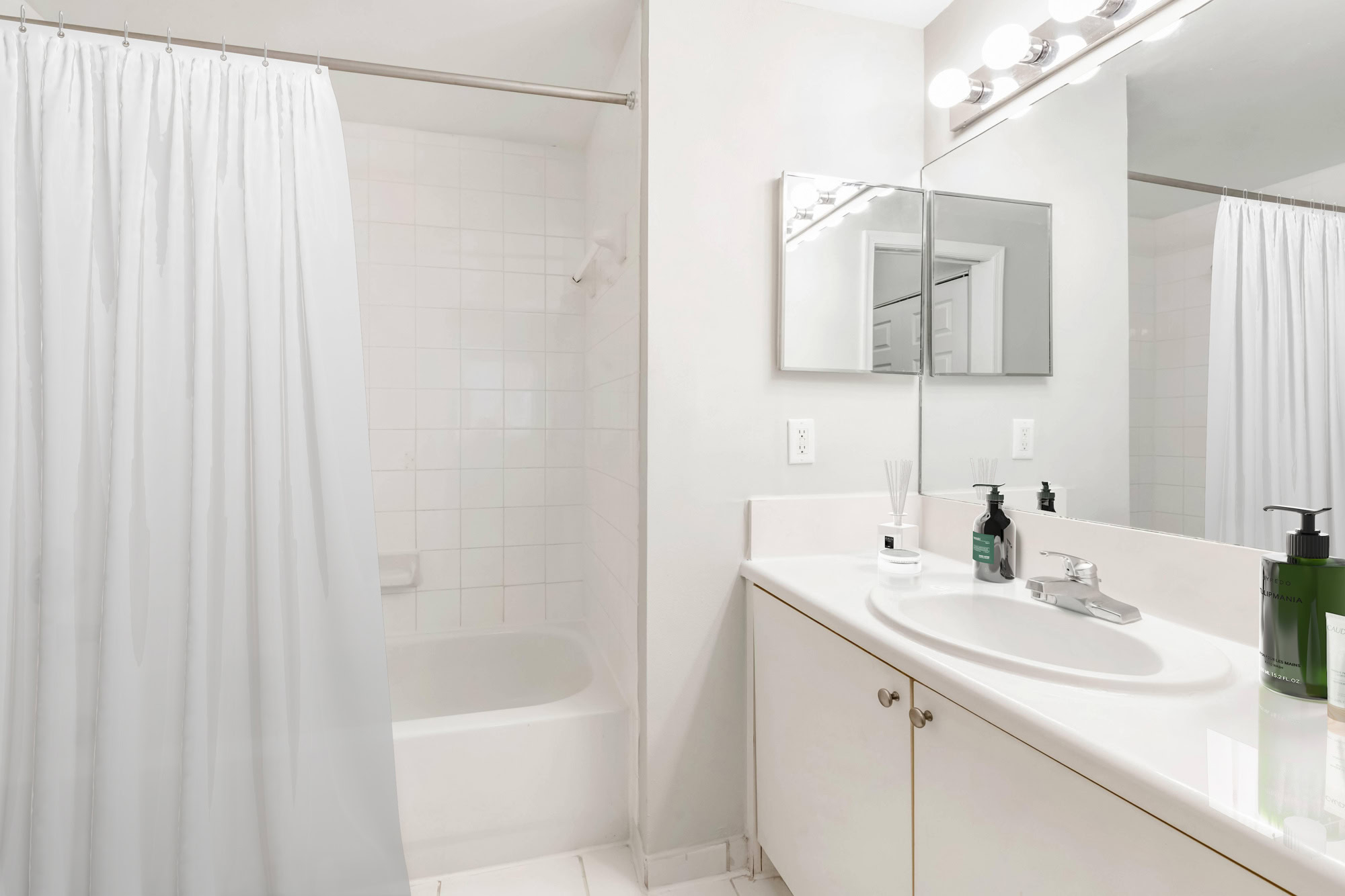 A bathroom in a Miramar Lakes apartment in Fort Lauderdale, FL